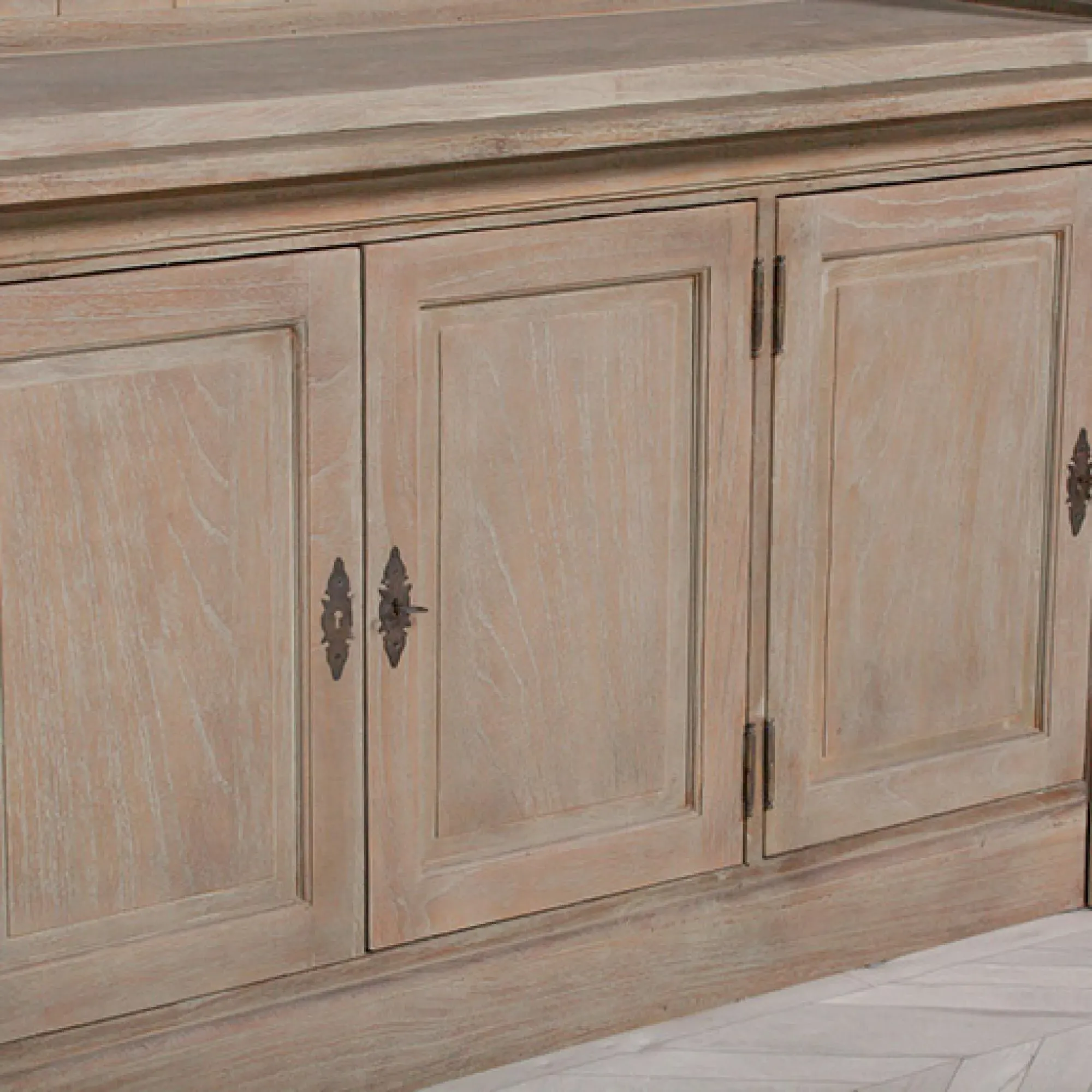 Maison Extra Large Triple Display Cabinet - White, Cedar Wood