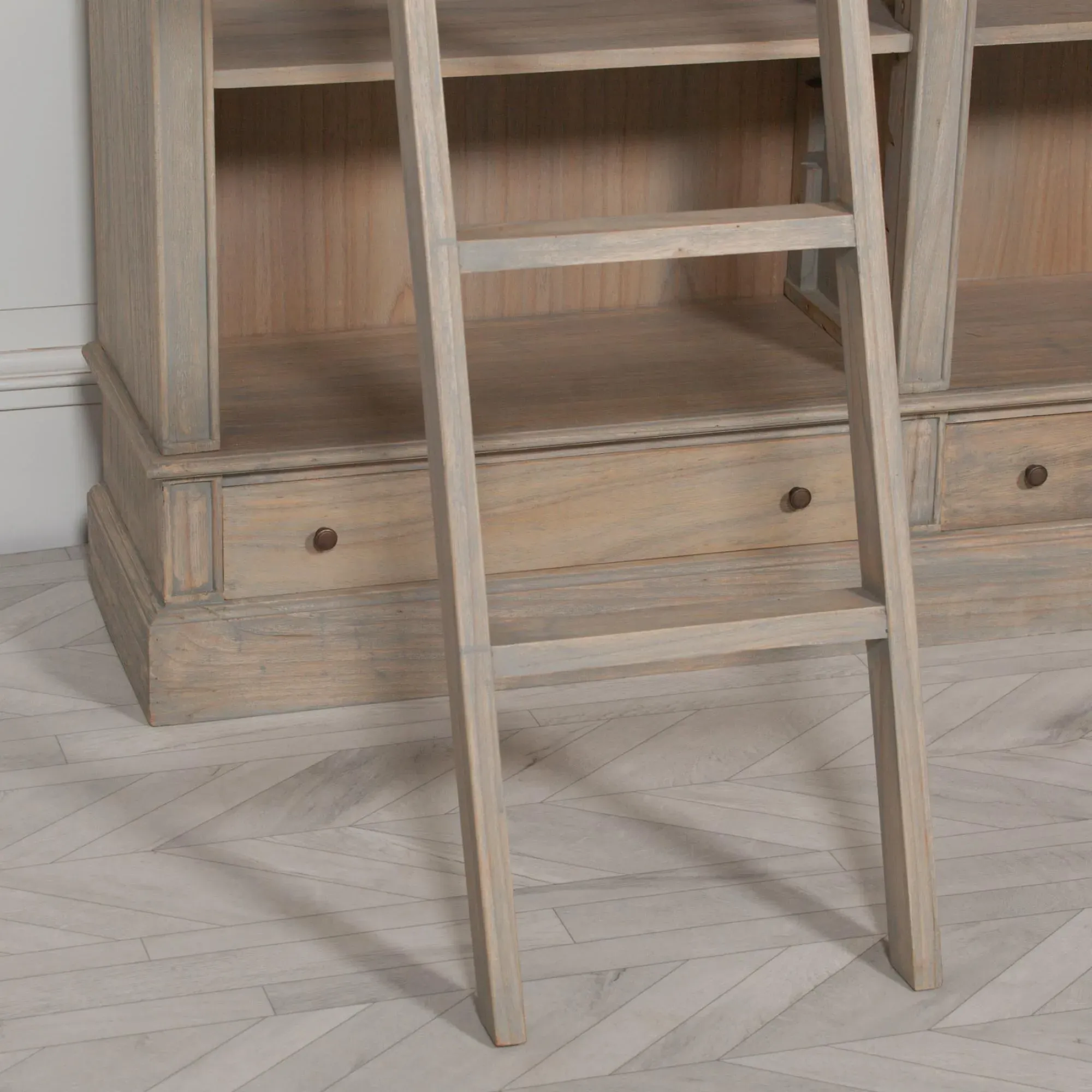 Maison Large Bookcase with Ladder - White, Cedar Wood