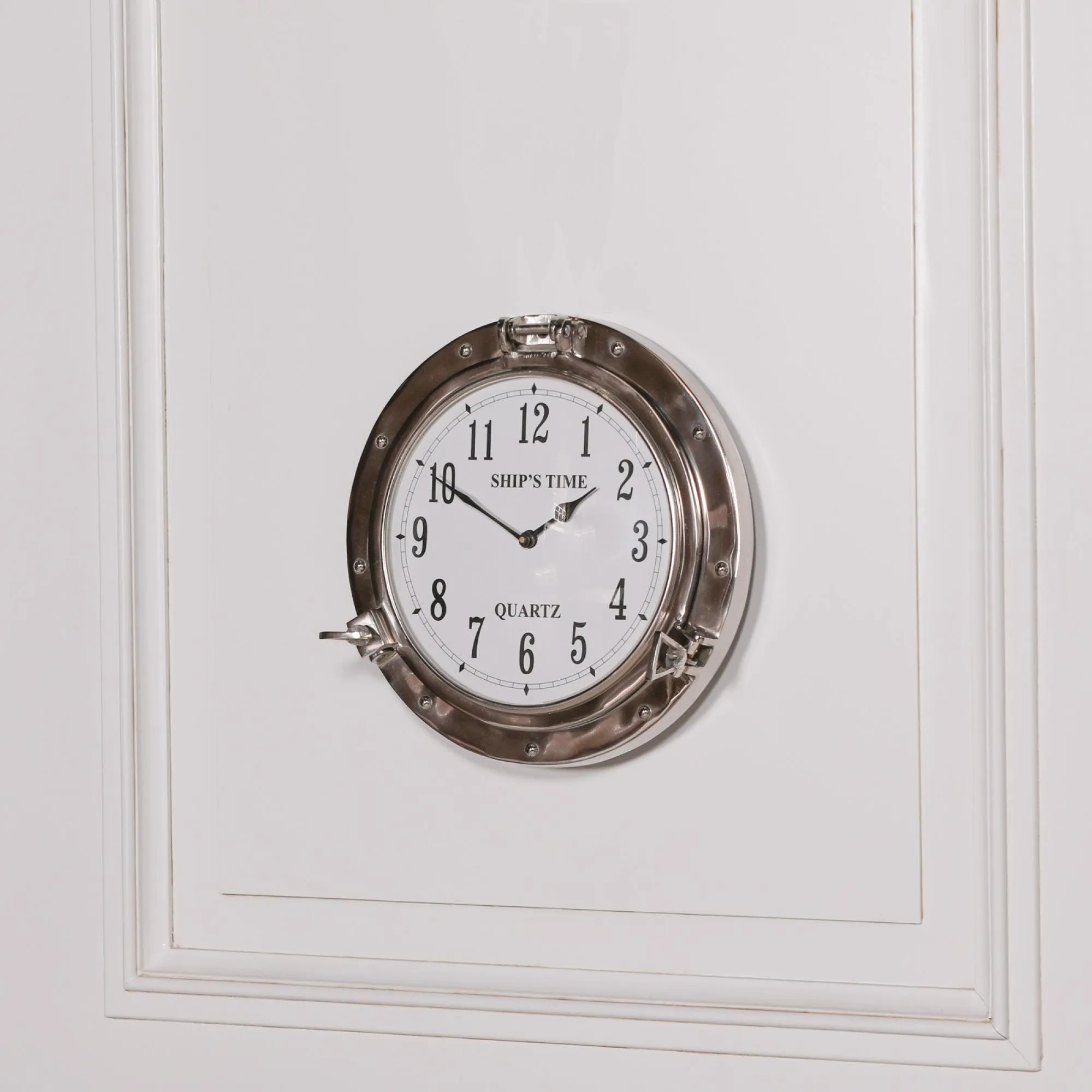 Port Hole Ships Round Wall Clock