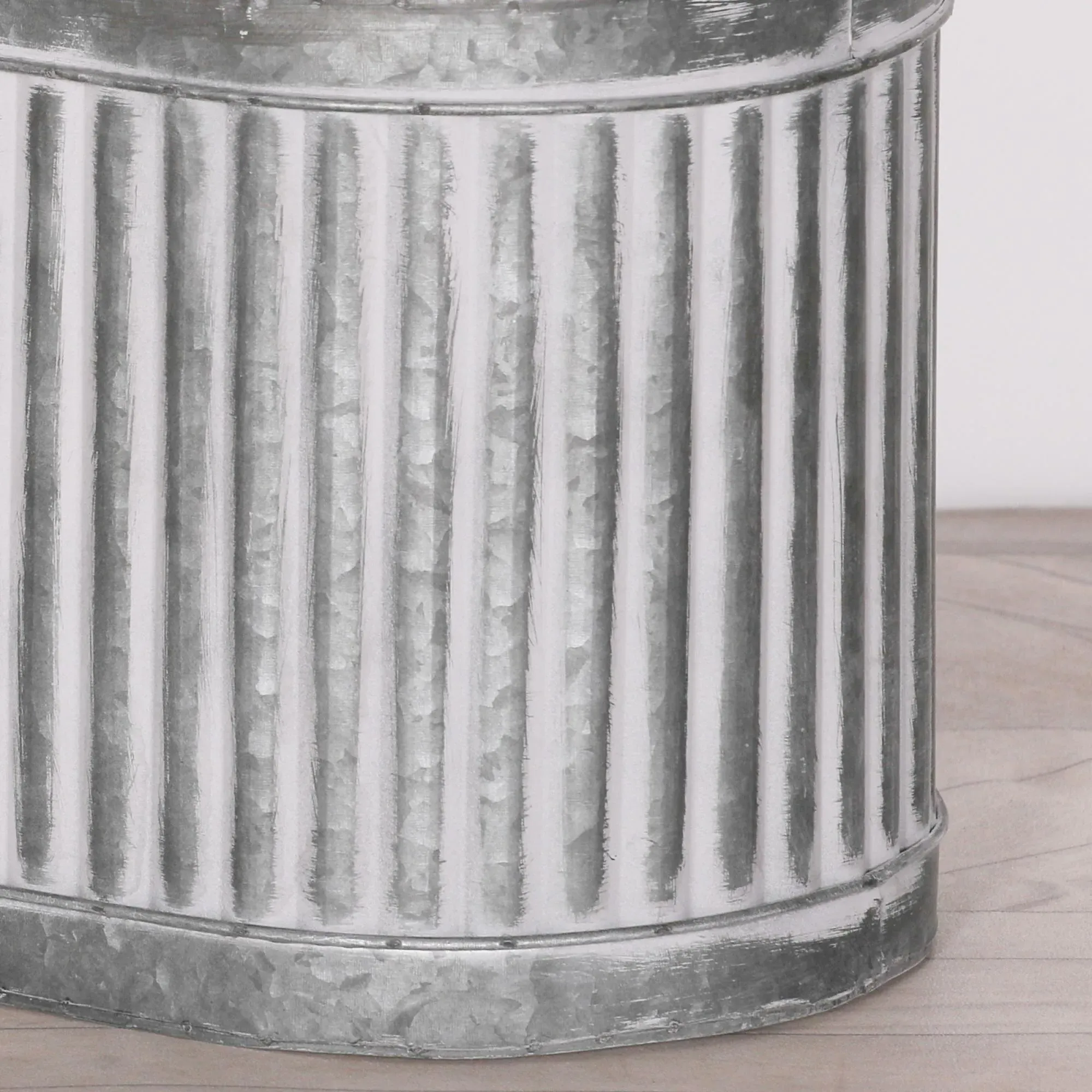 Ribbed Medium Planter - Metal