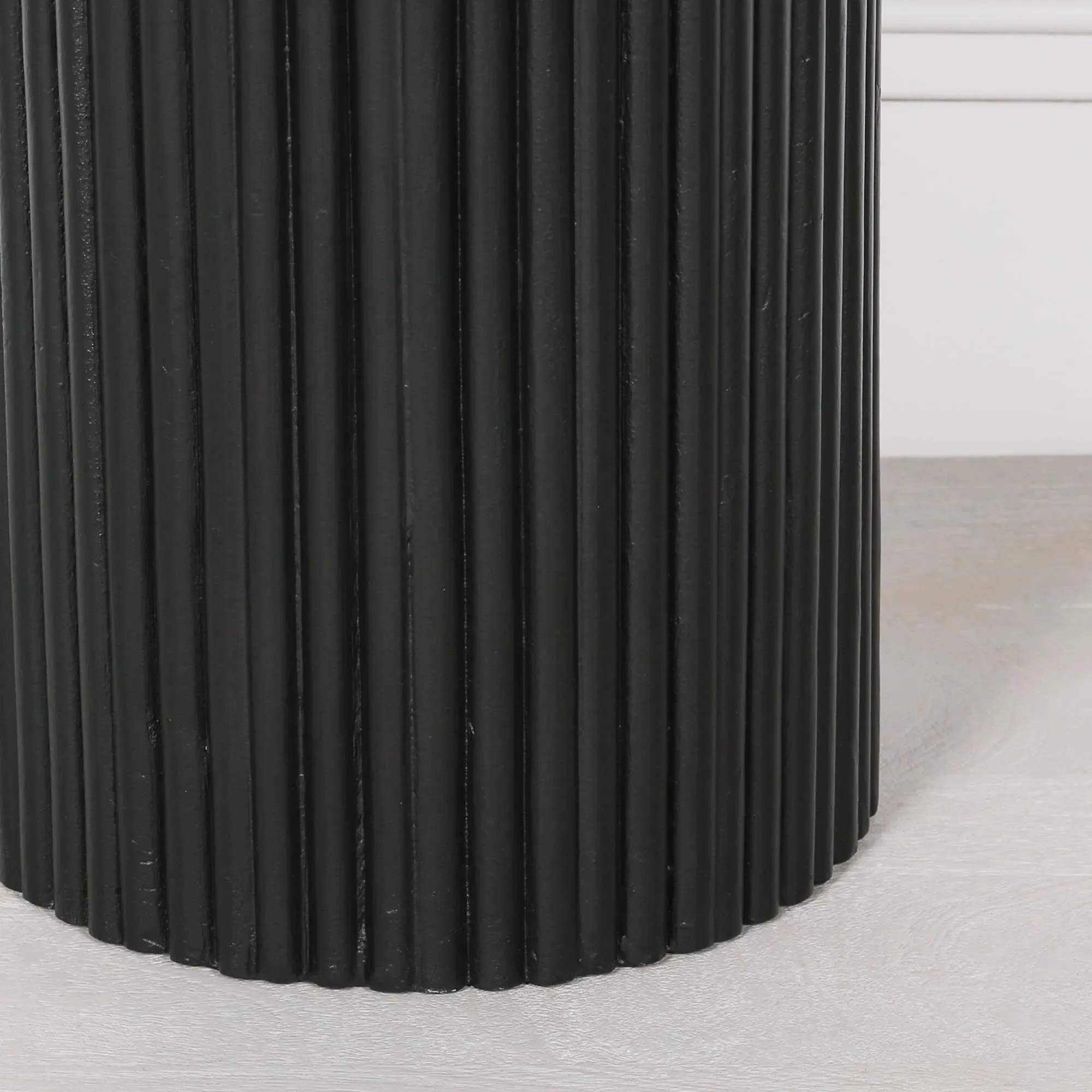 Ribbed Round Side Table - Black, Mango Wood