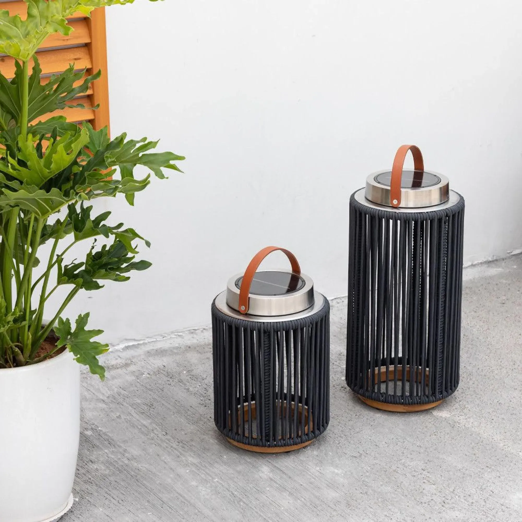 Luna Small Solar Outdoor Light - Charcoal, Aluminium