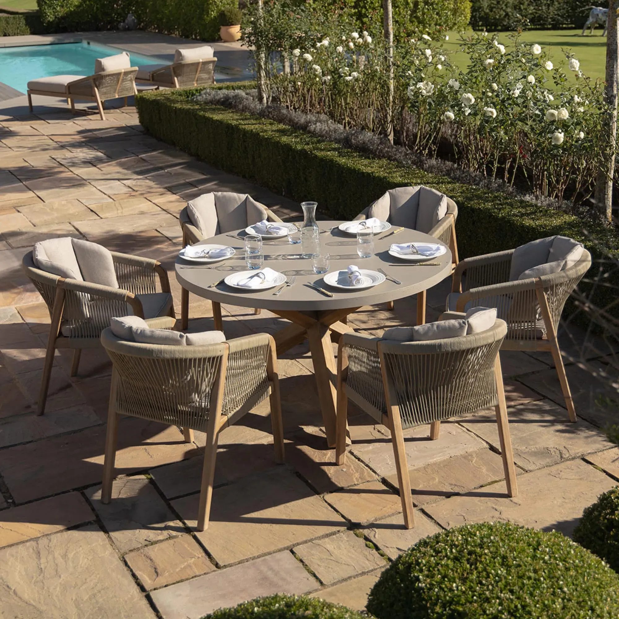 Martinique 6-Seater Round Garden Dining Set - Light Brown