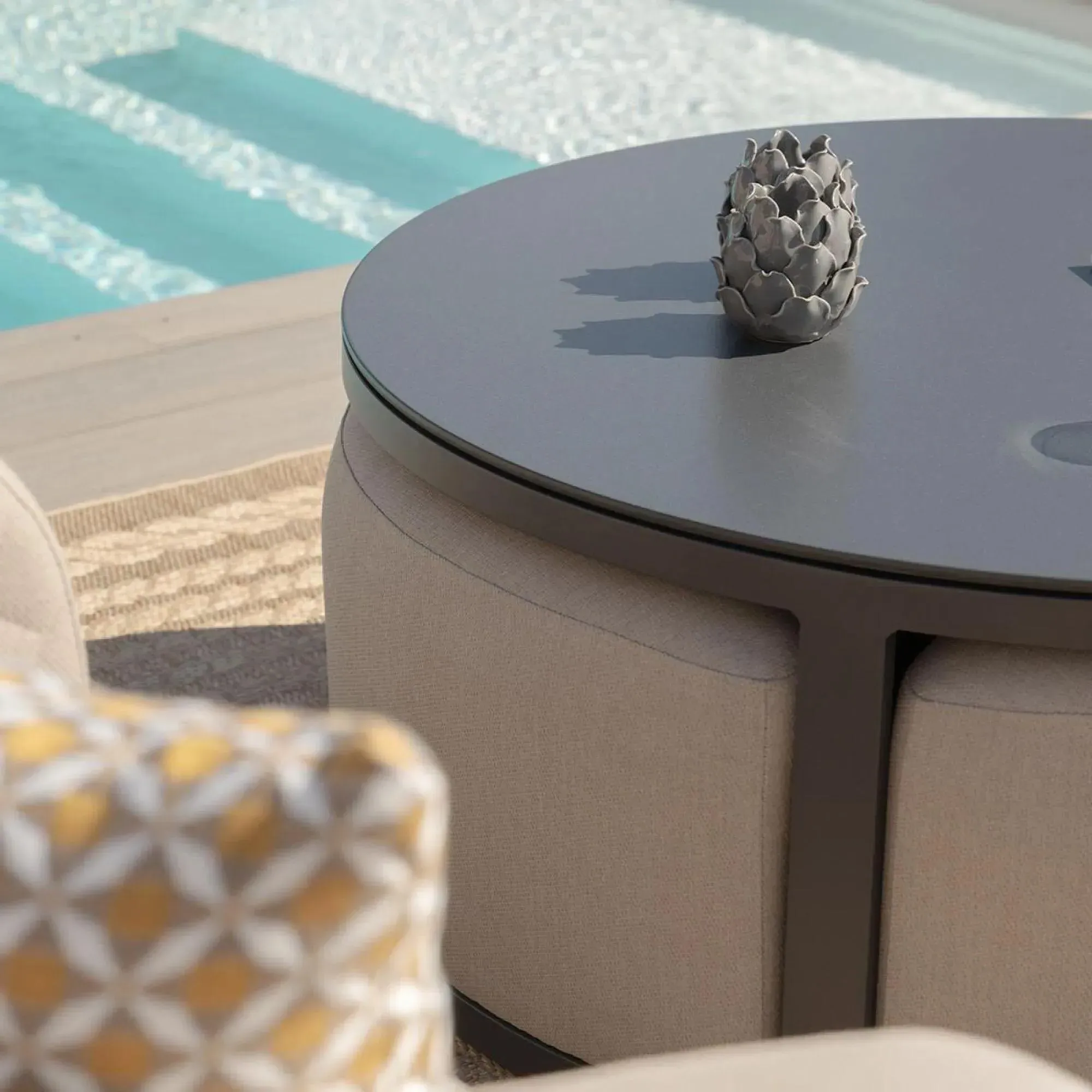 Maze Round Garden Coffee Table with Footstools - Oatmeal, Aluminium