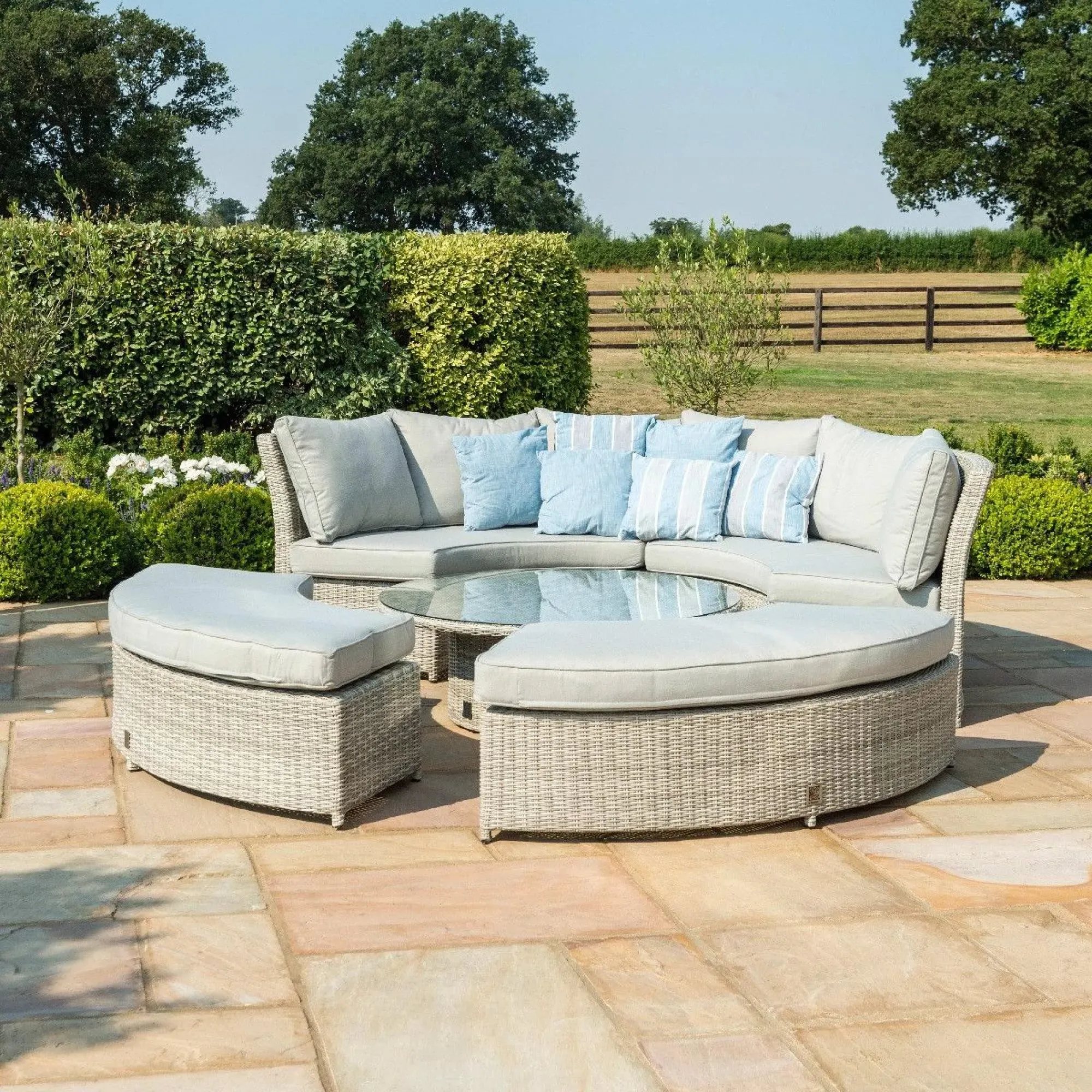 Oxford Rising Table Garden Lifestyle Suite - Grey, Rattan