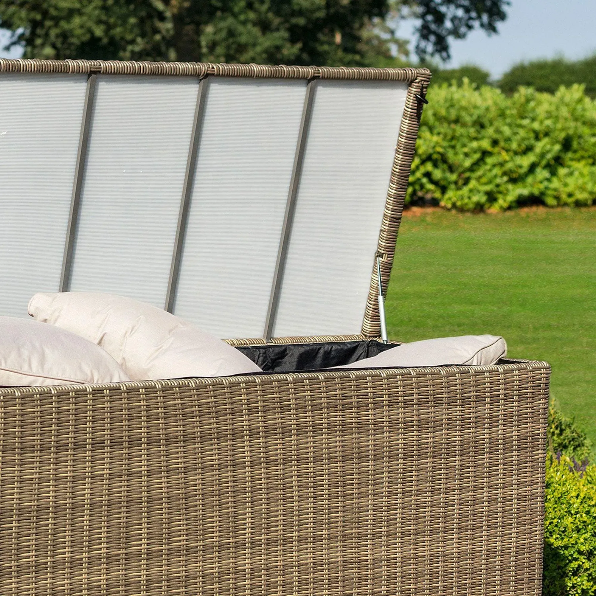 Winchester Garden Storage Box - Natural, Rattan