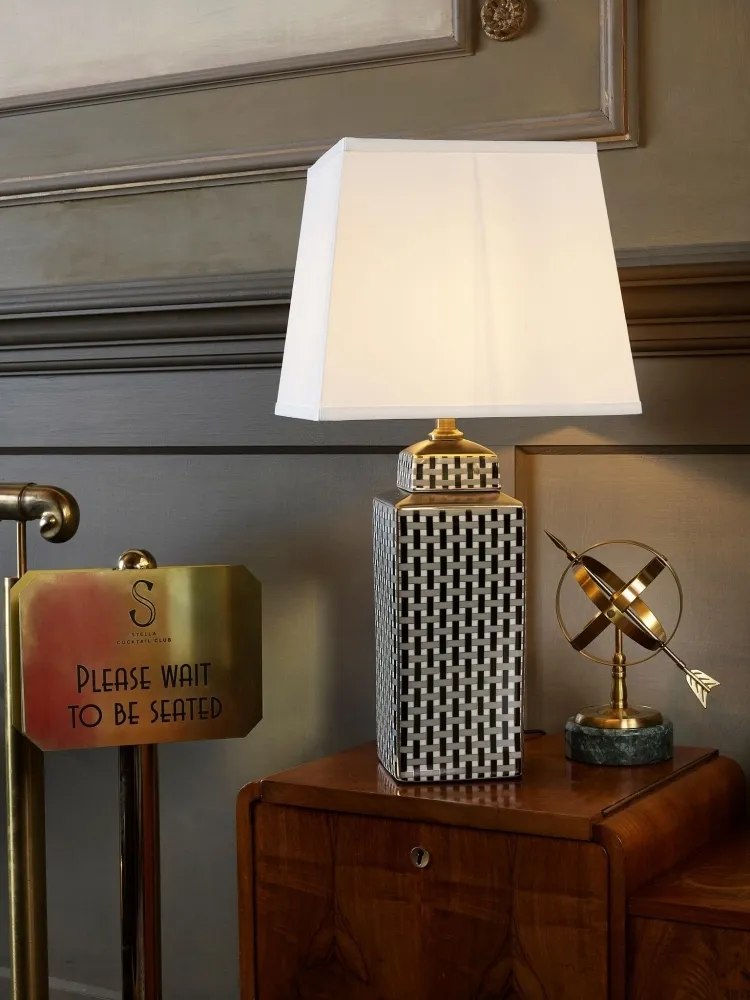 Paris Ceramic Table Lamp - Gold