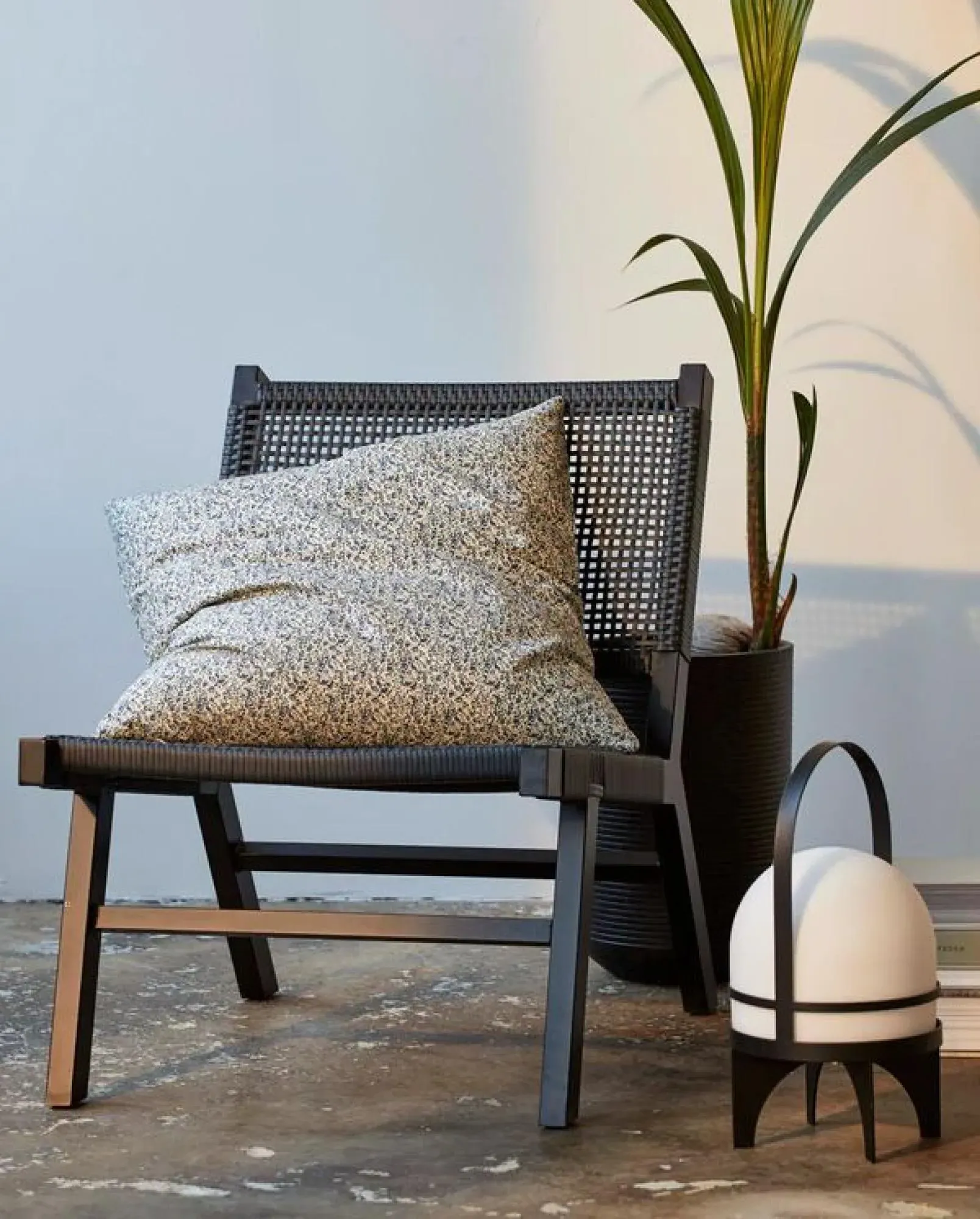 Buto LED Portable Lamp - Black