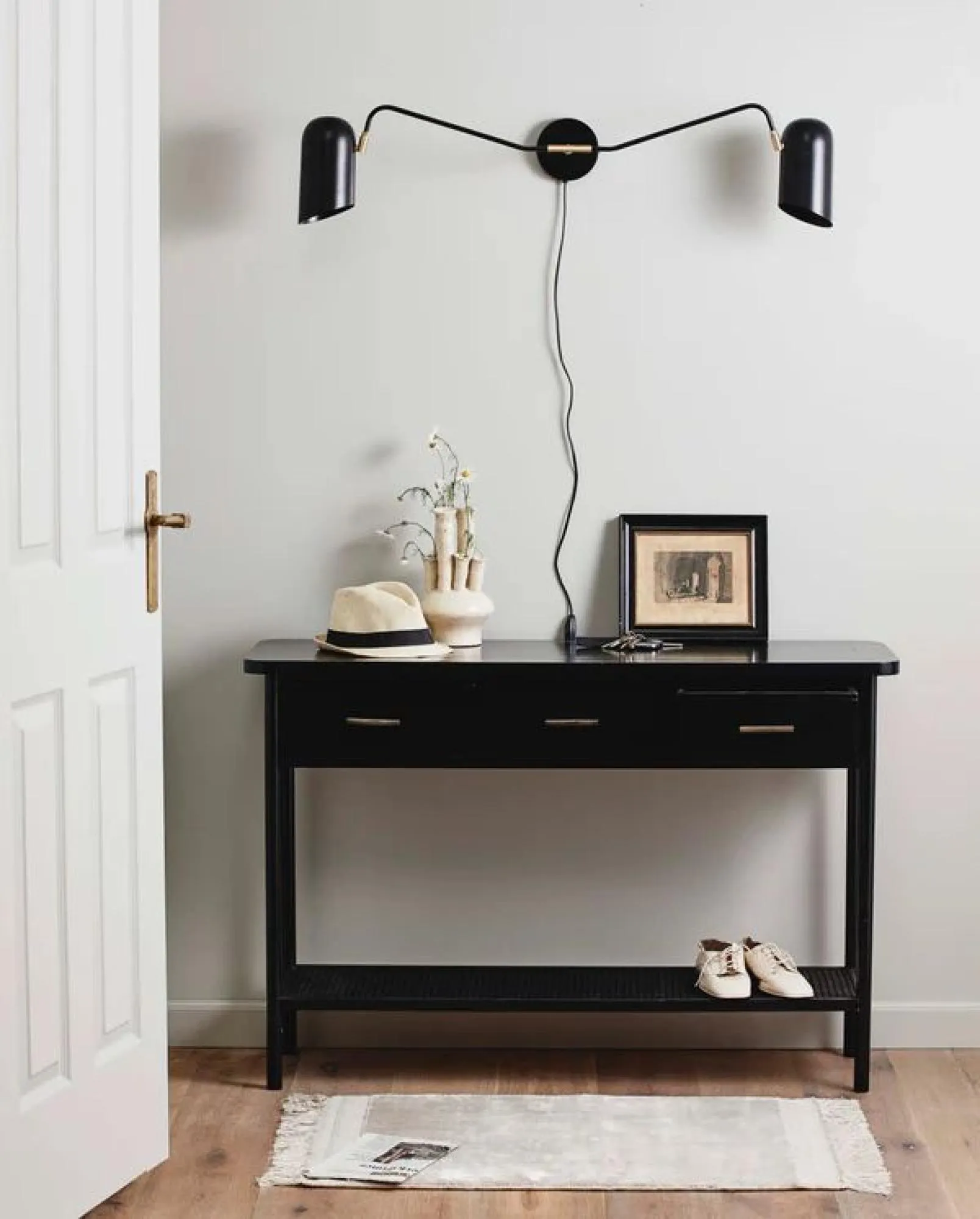 Eris 2 Arms Wall Lamp - Black