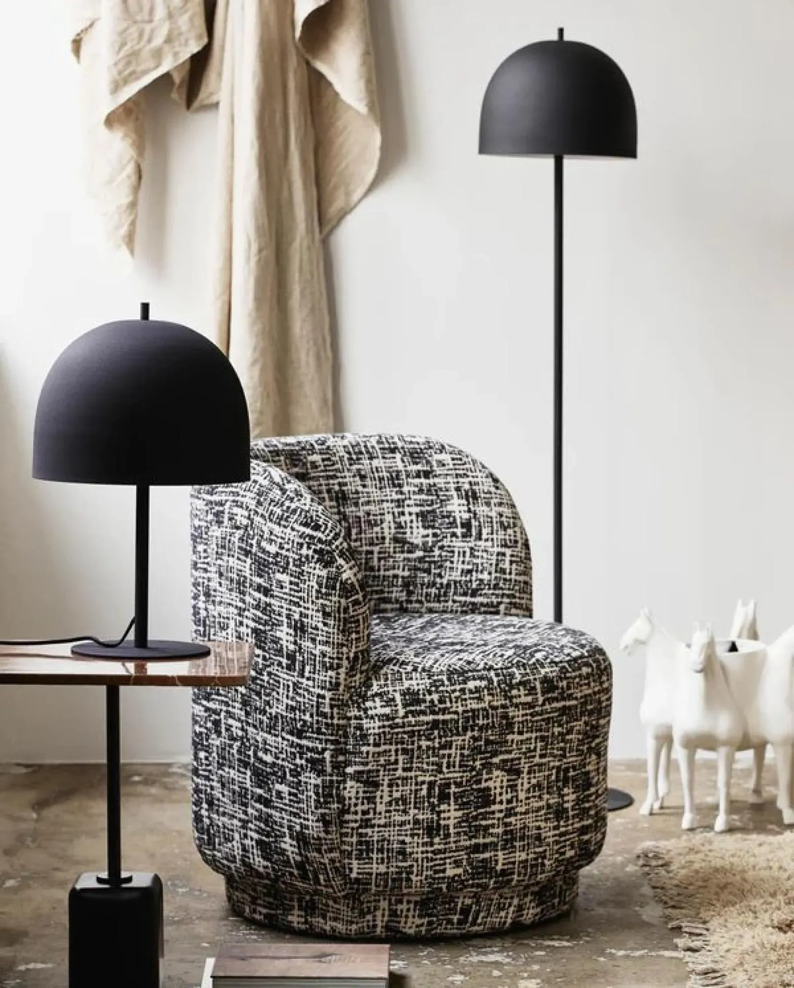 Glow Floor Lamp - Matt Black, Metal