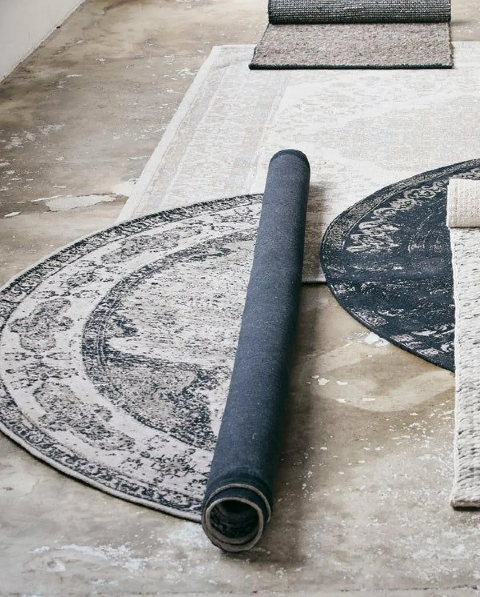 Venus Round Woven Rug - Dusty Grey