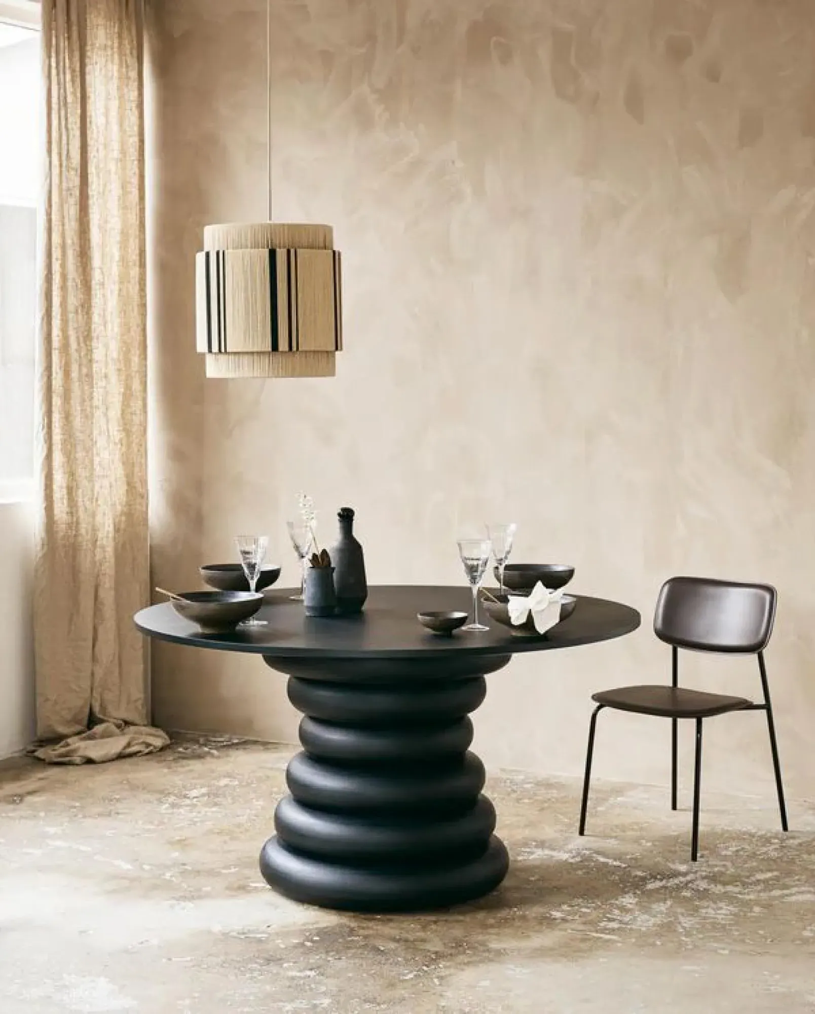 Yalu 6 Seater Round Dining Table - Black