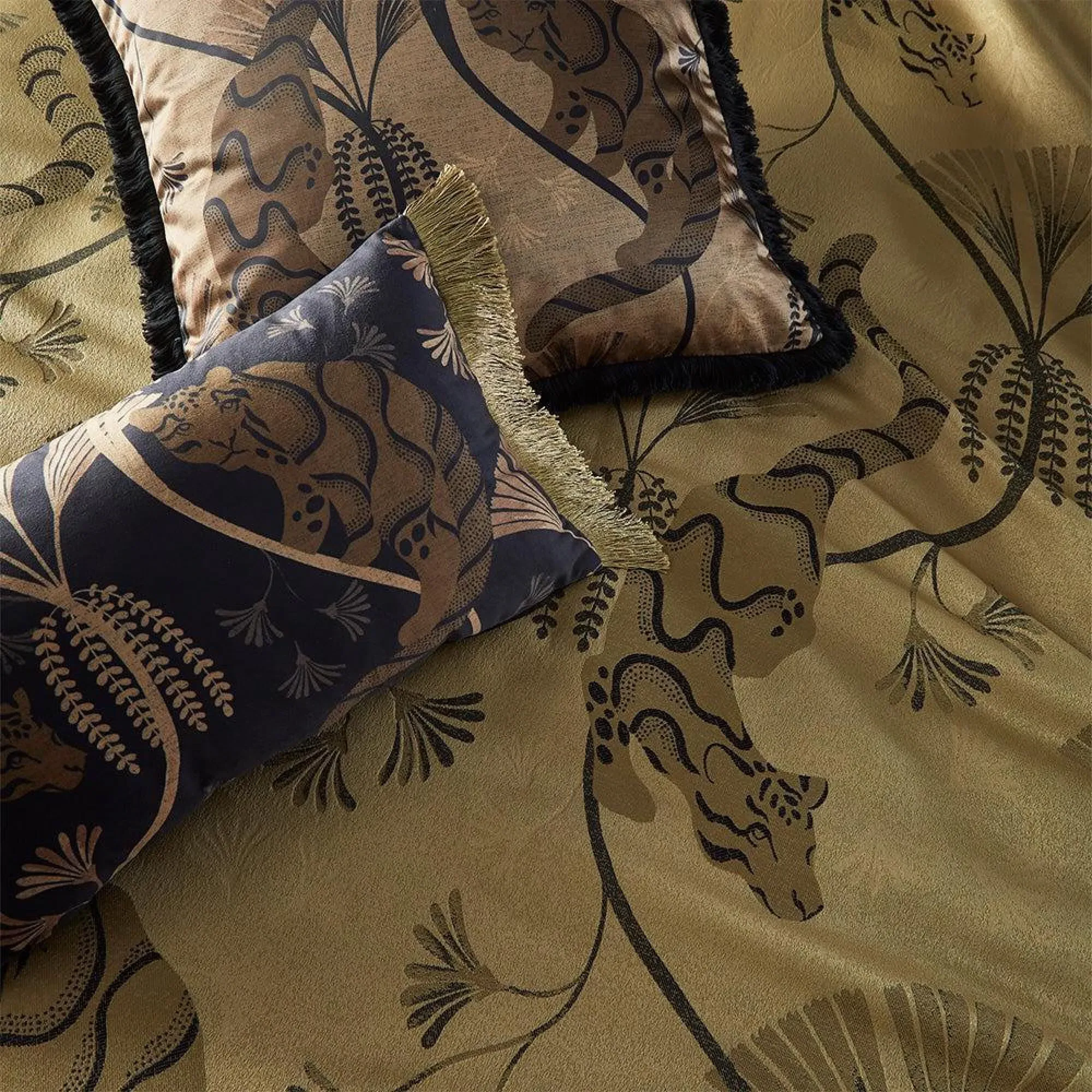 Moondusk Exotic Animal Jacquard Duvet Cover Set - Gold