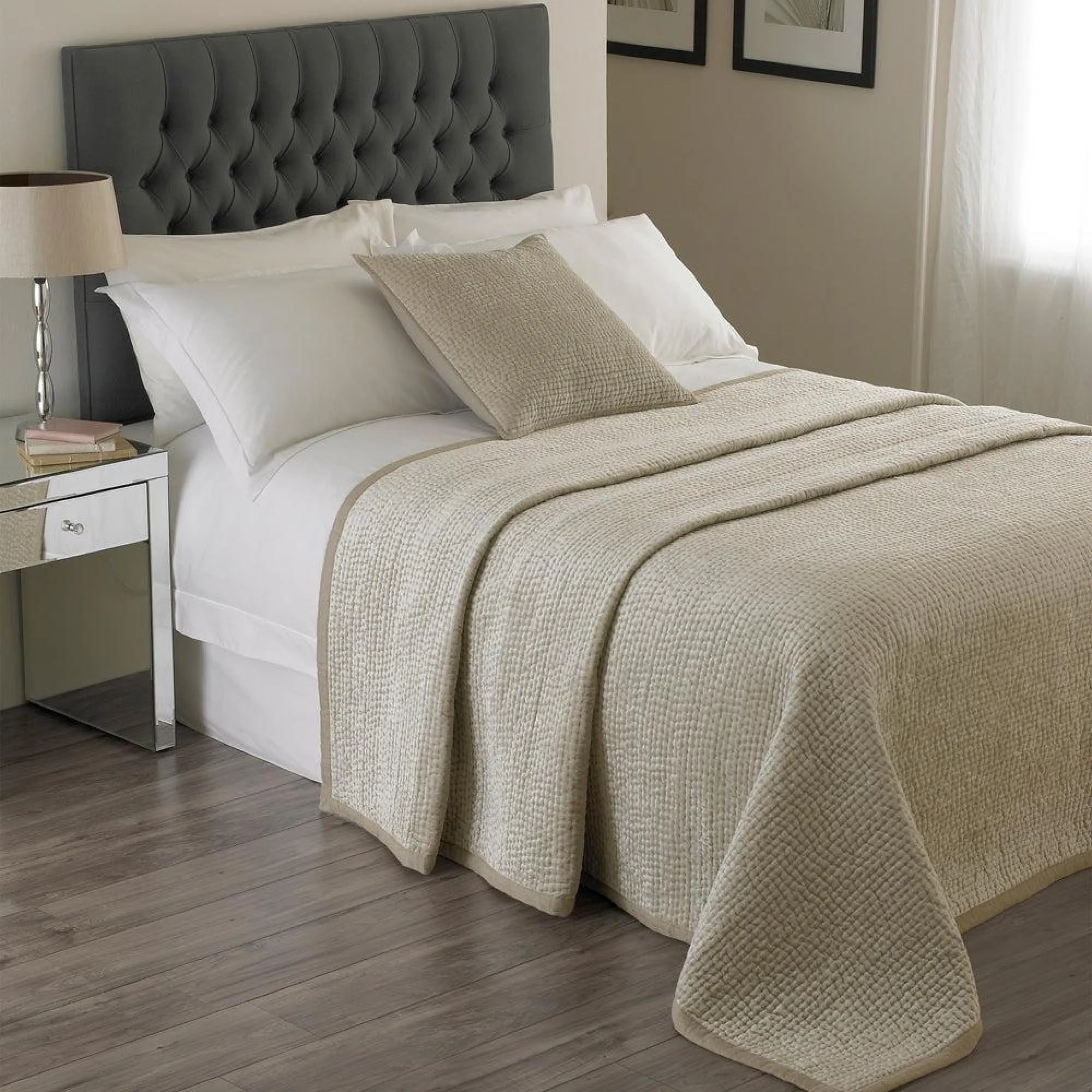Riva Home Brooklands Bedspread - Champagne