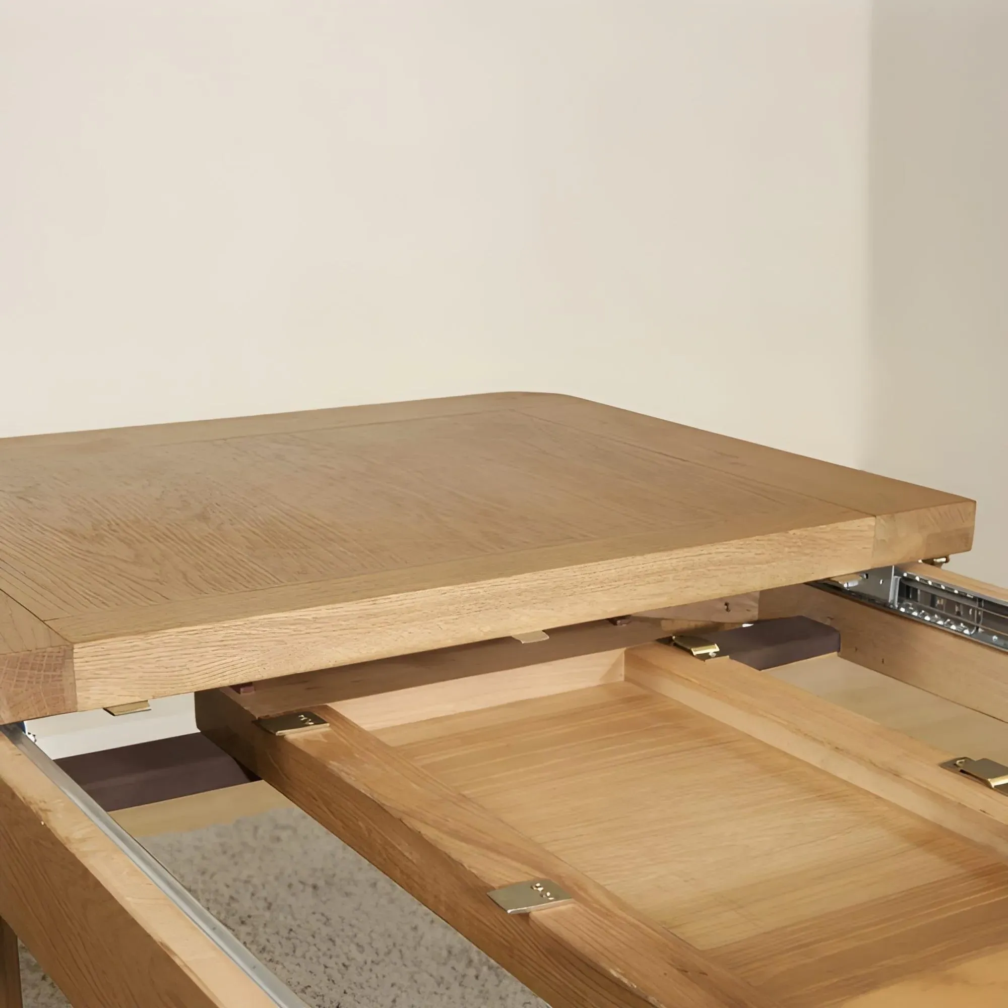 Dorset Oak 4-6 Seater Extending Dining Table with 4 Chairs