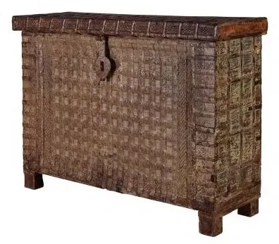 Narrow Pitari Trunk image