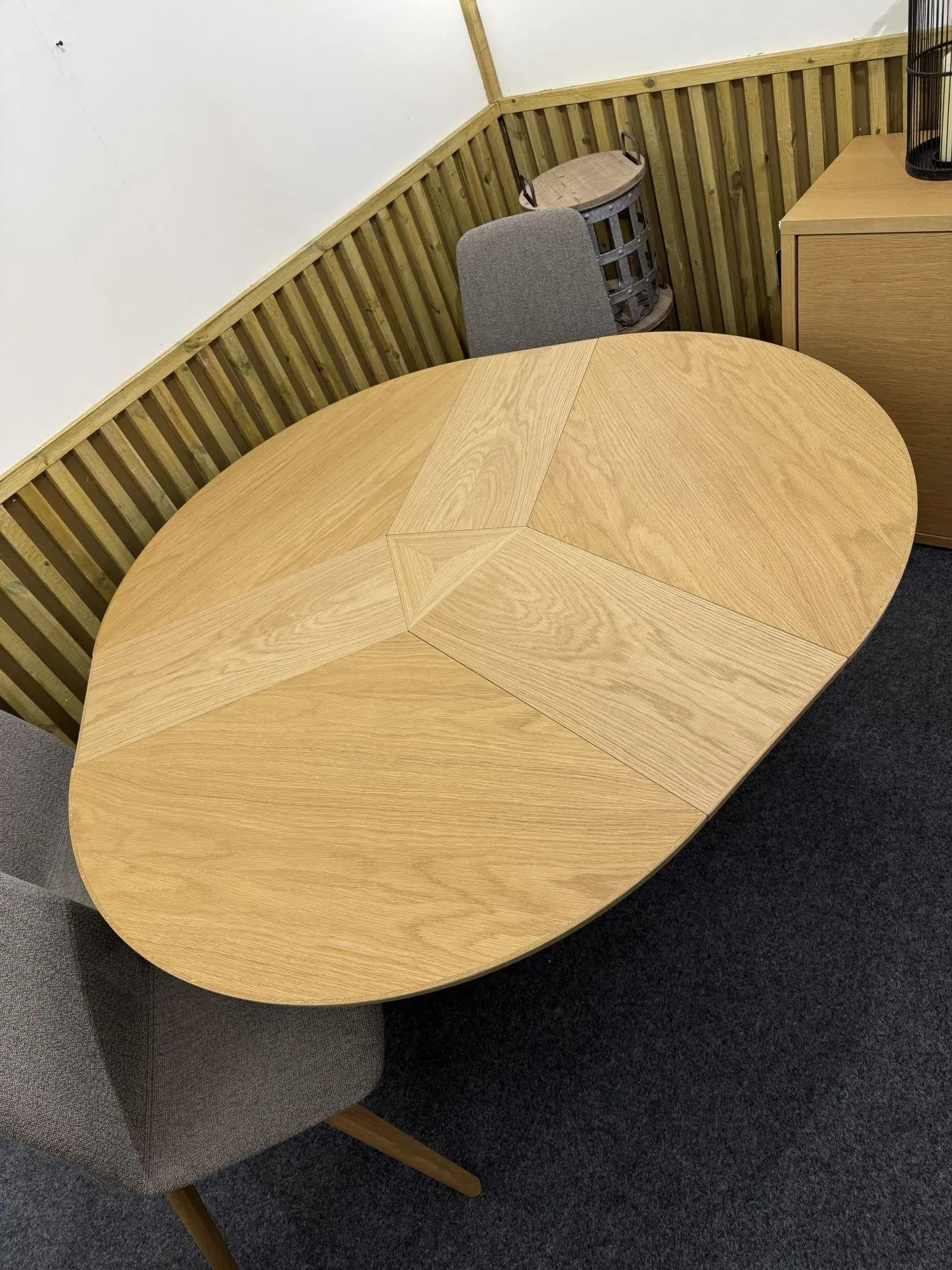 SM33 Round Dining Table Extendable - Oak