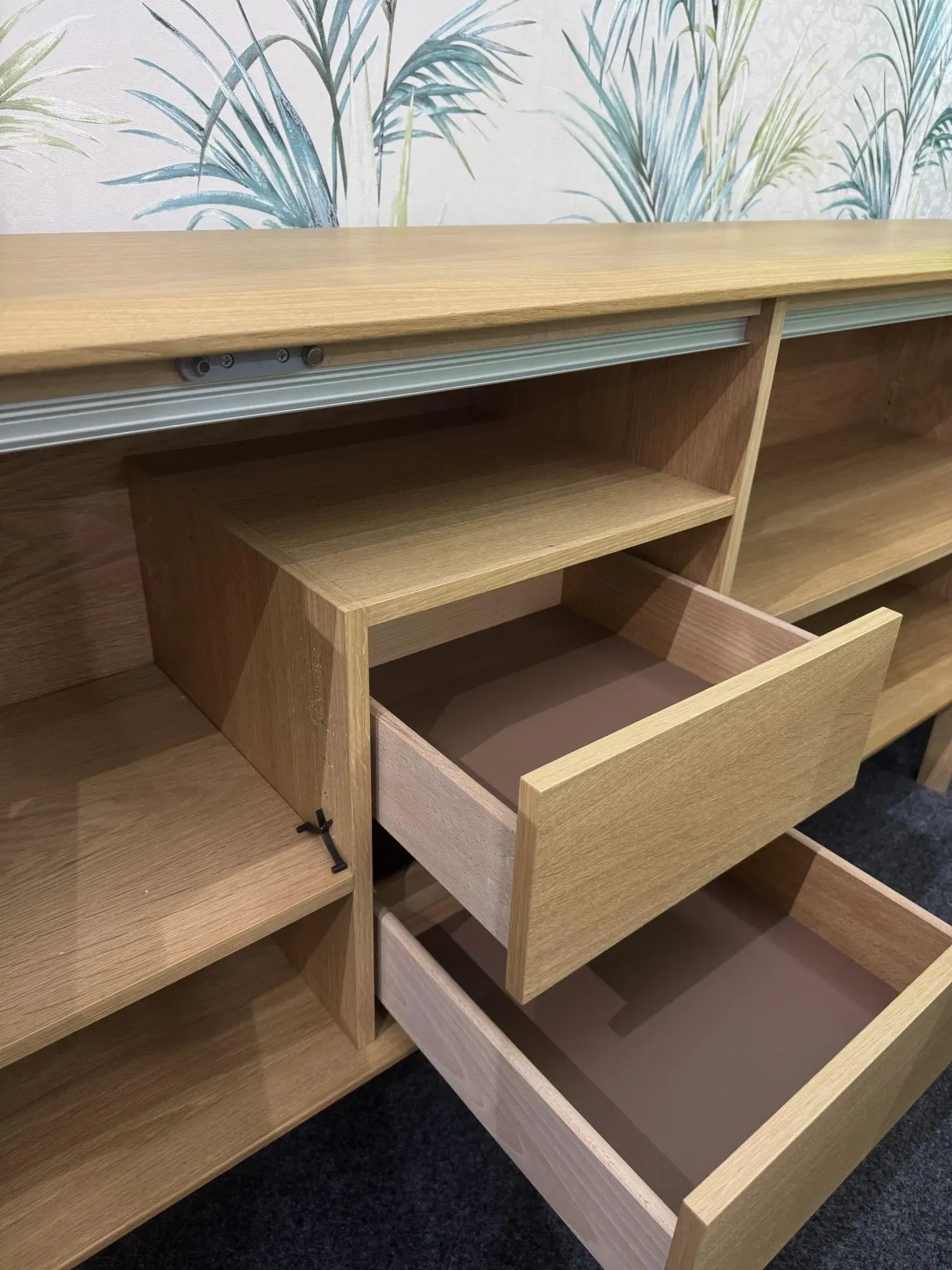 SM544 4 Door Sideboard - Oak