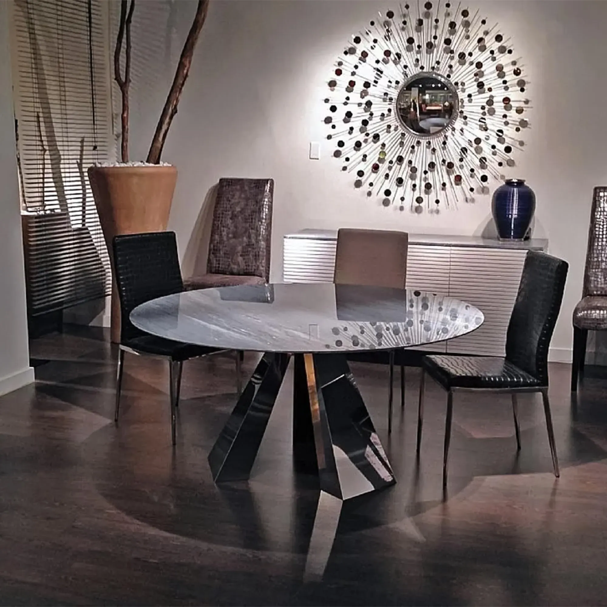 Butterfly Round Dining Table - Marble, Stainless Steel