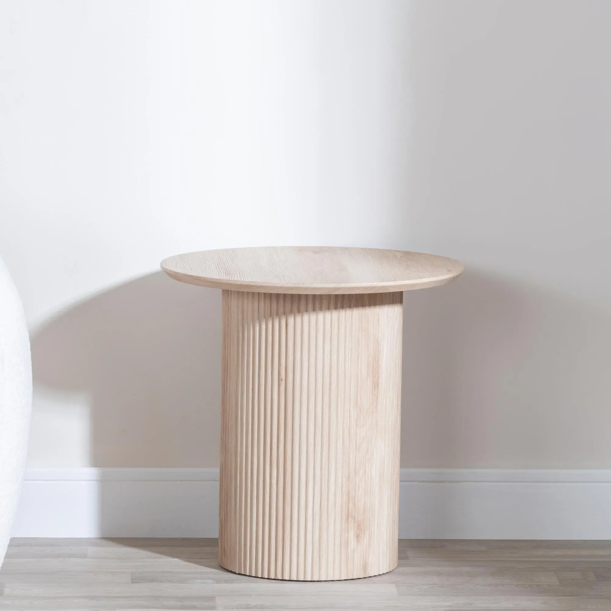 Bern Fluted Round End Table with Drum Base - Oak