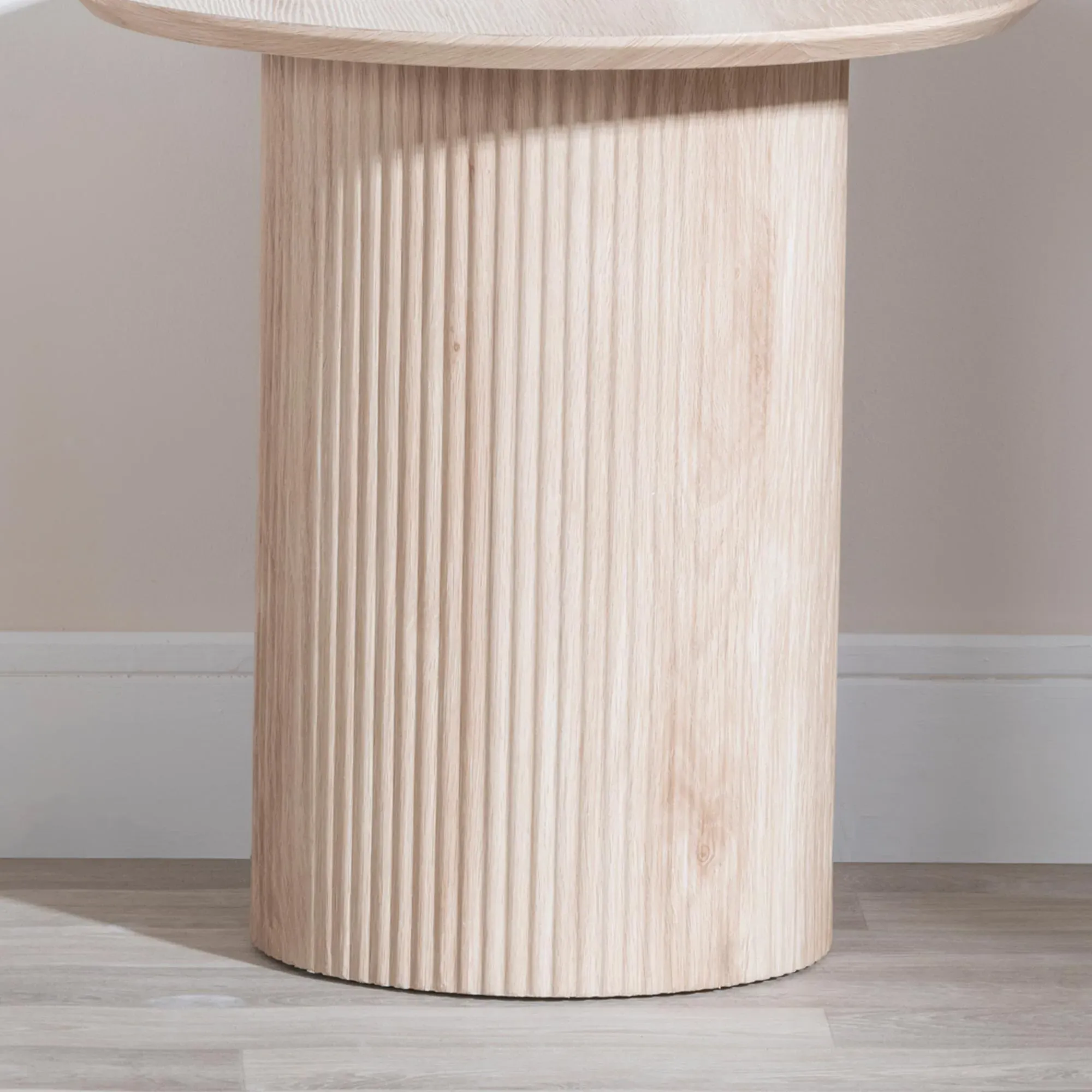 Bern Fluted Round End Table with Drum Base - Oak
