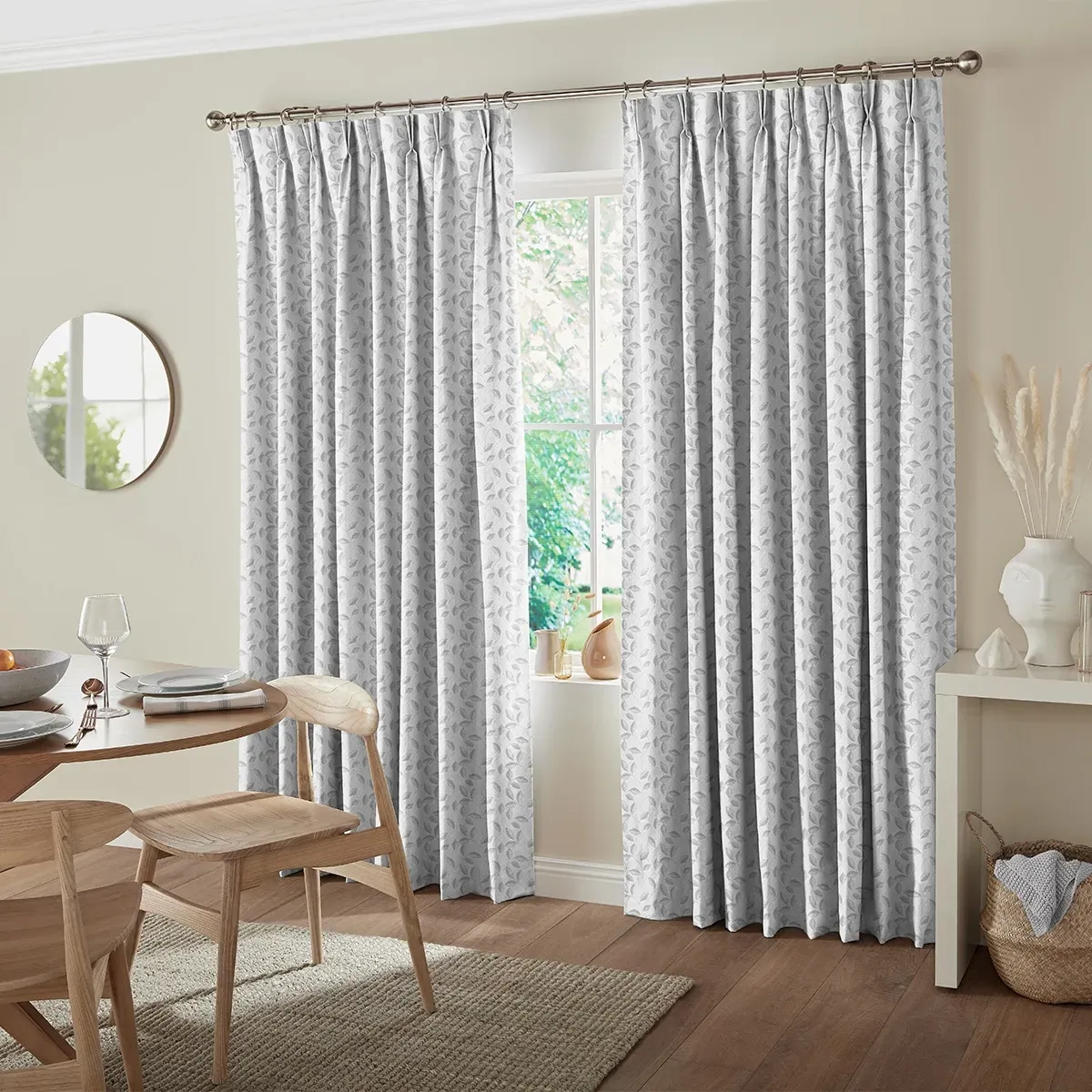 Conte Curtain - Platinum