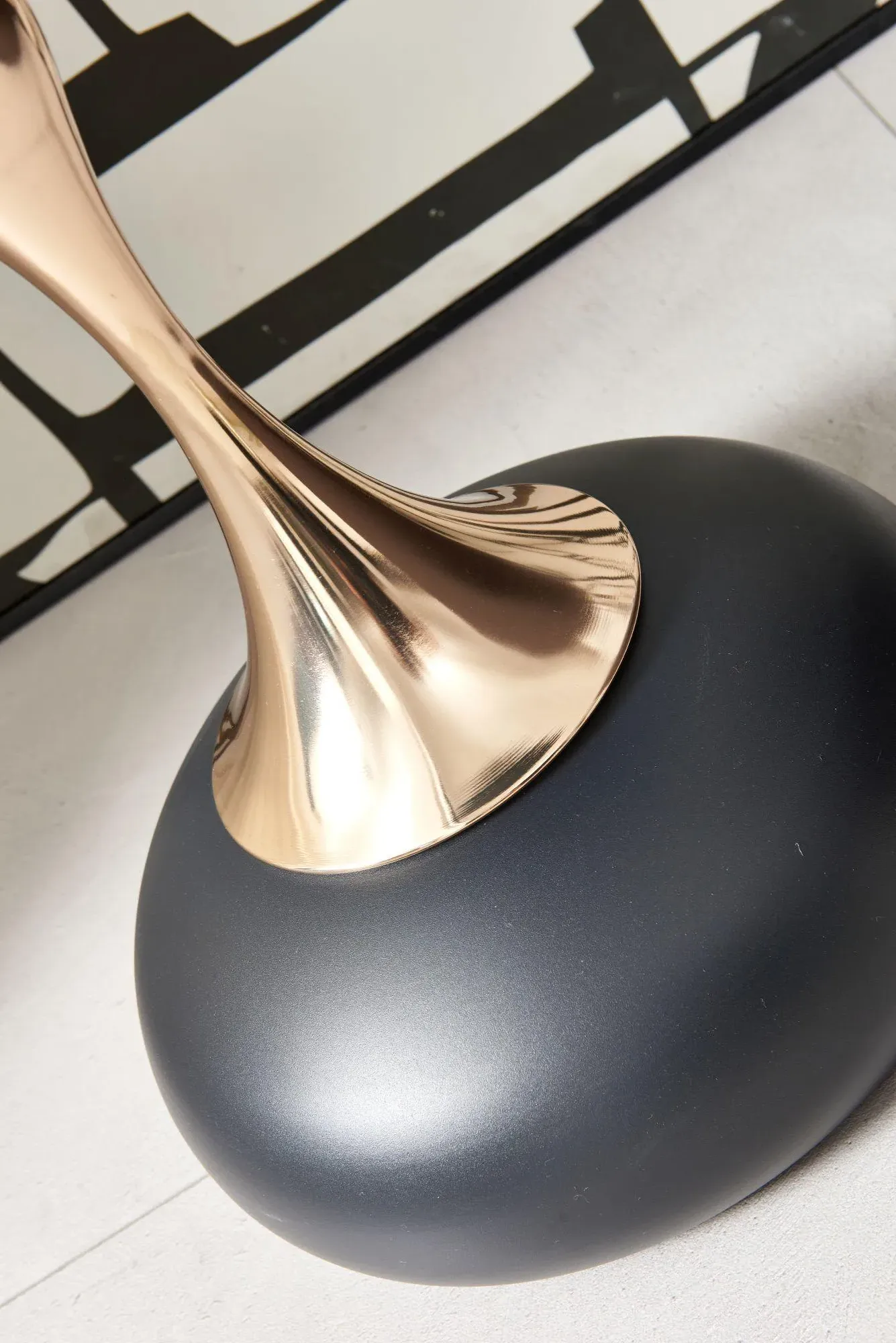 Dumbbells Round Wine Table - Black, Gold