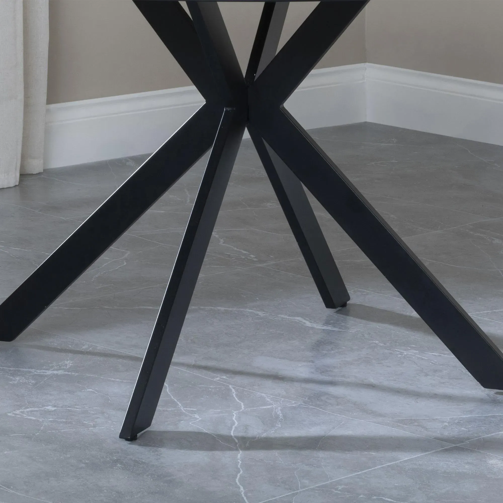 Ezra 4-Seater Round Dining Table - Oak, MDF