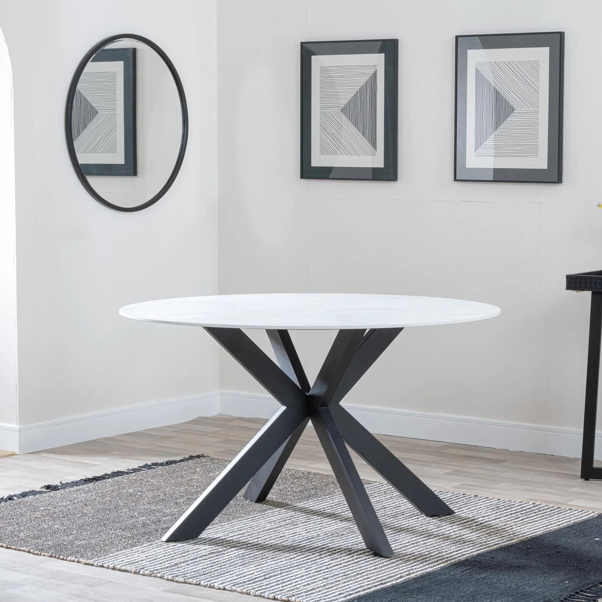 Novara 4-Seater Round Dining Set with Darwin Chairs - White