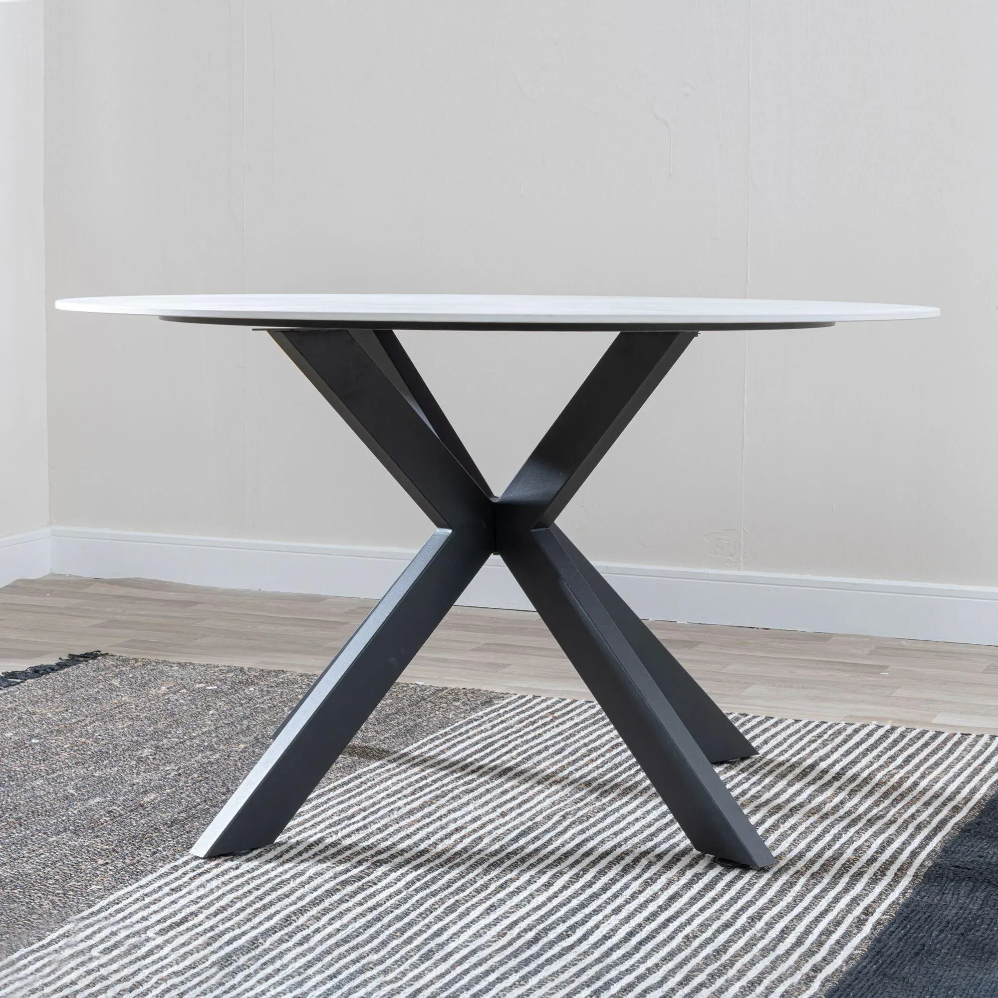 Novara 4-Seater Round Dining Set with Darwin Chairs - White