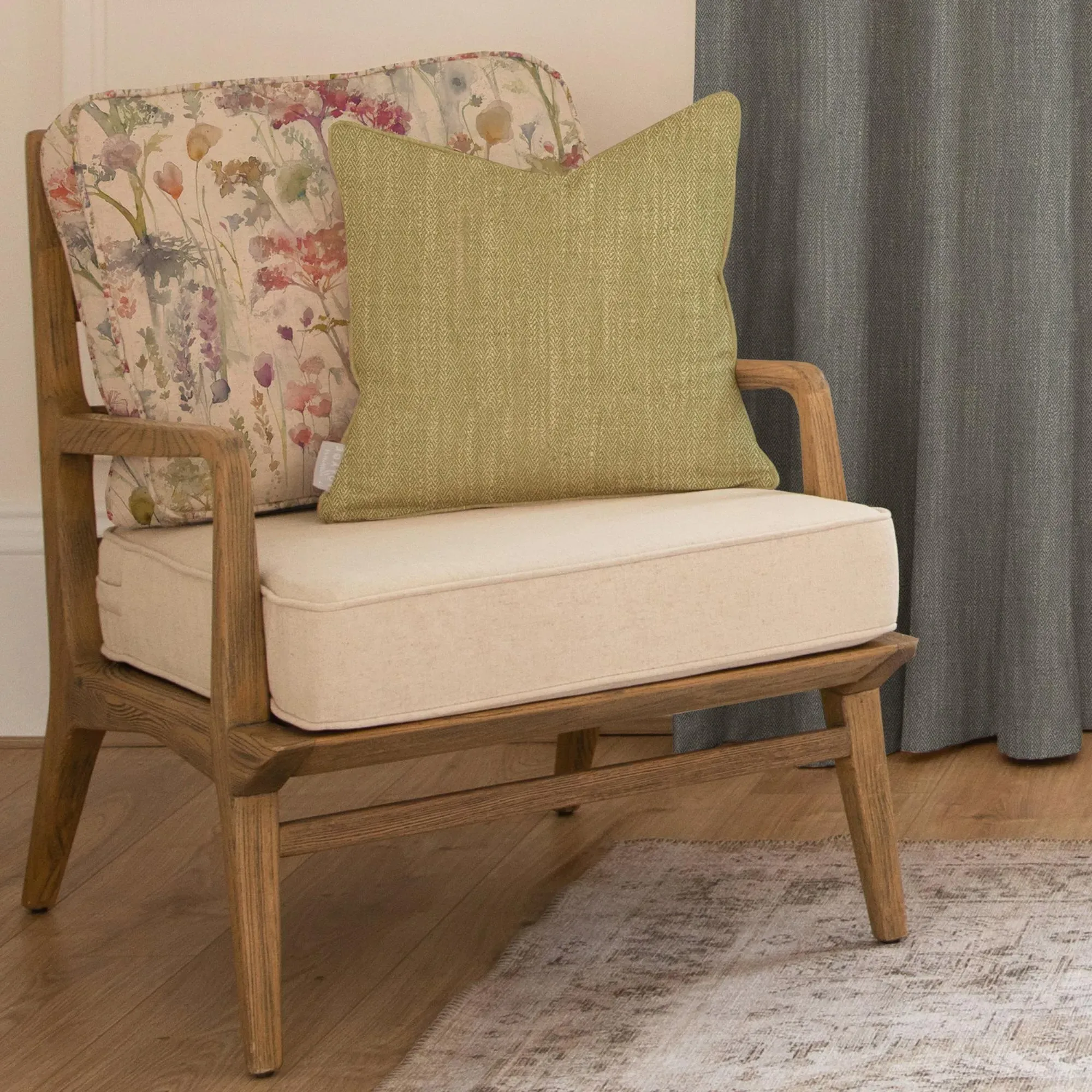 Ilinzas Poppy Printed Idris Armchair - Pink