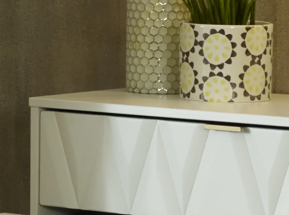 Diamond 1 Drawer Midi Bedside Cabinet with Hairpin Legs - White