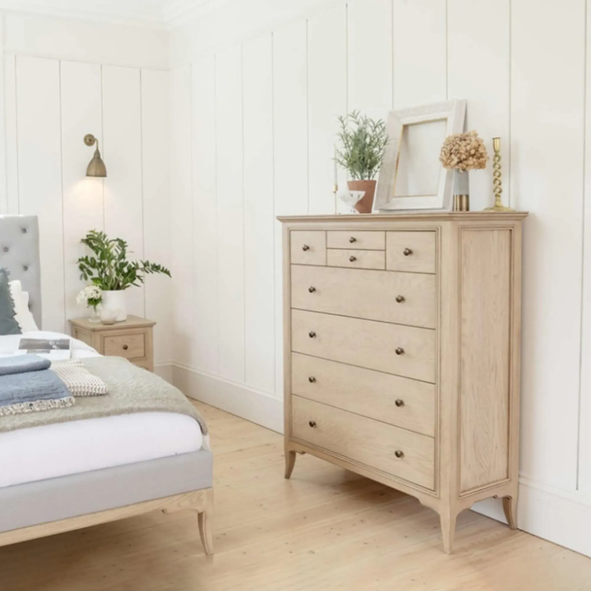 Toulon 8 Drawer Chest - Oak