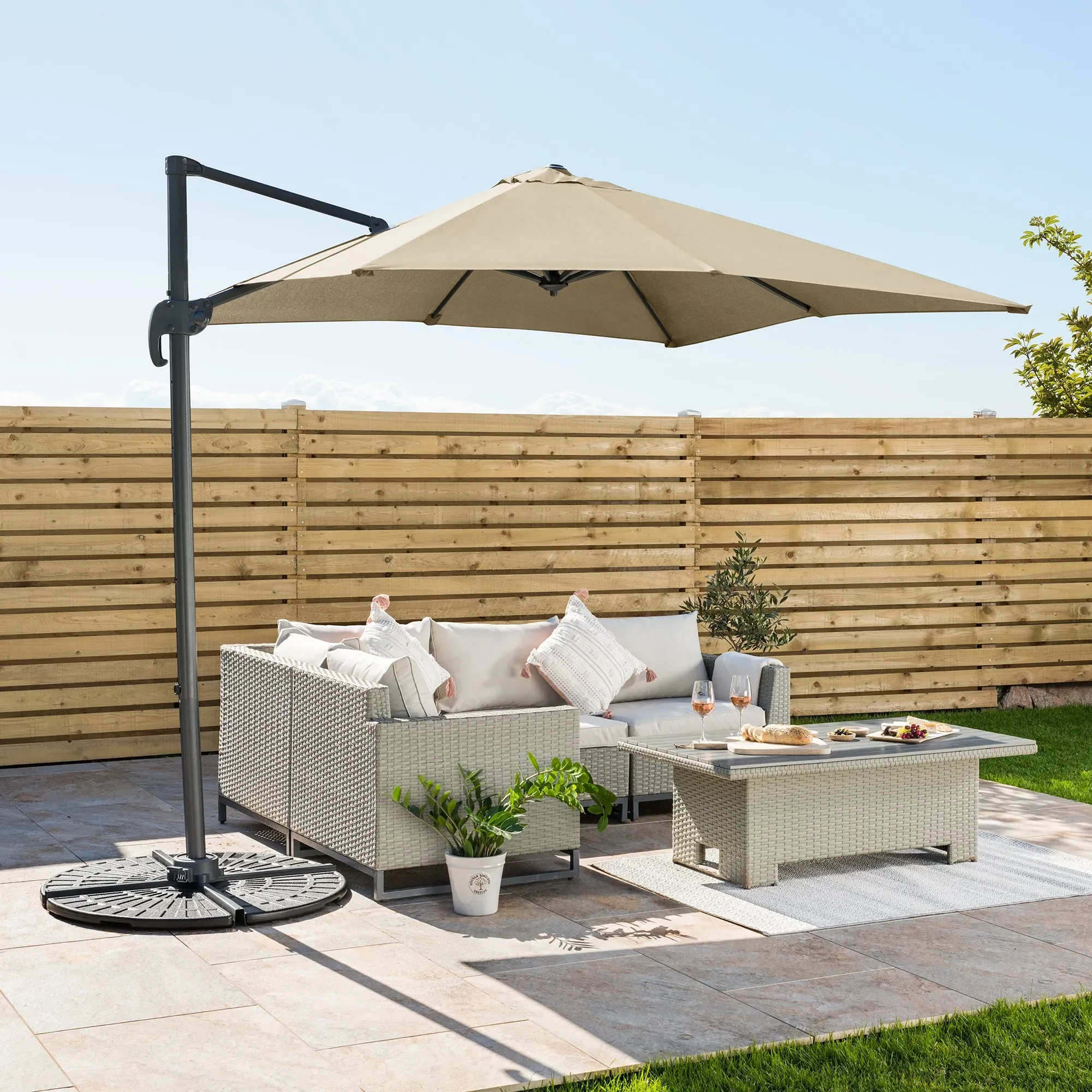 Roma Cantilever Parasol - 2.5m alternate view