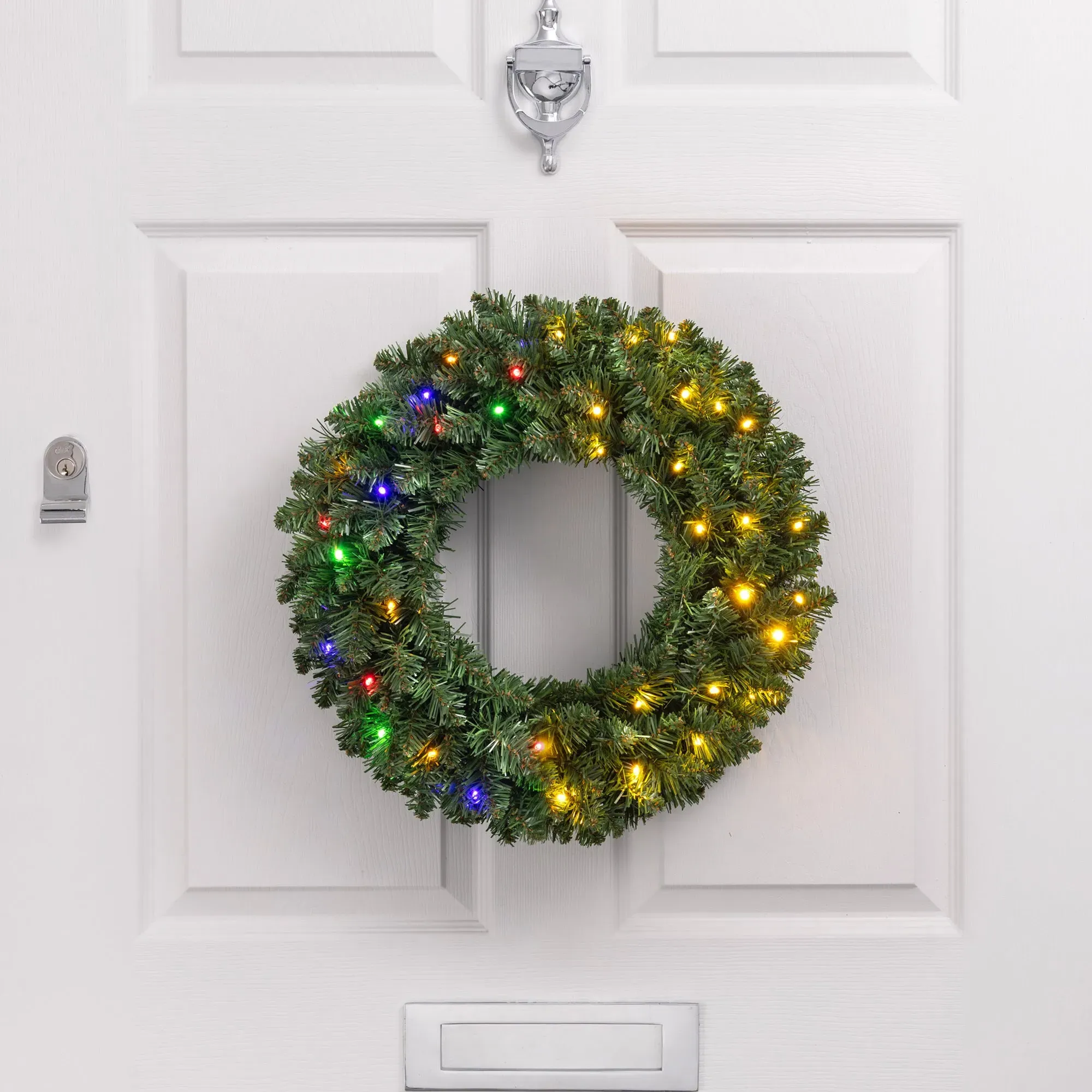Spruce Pre-Lit Christmas Wreath - PVC, Metal product