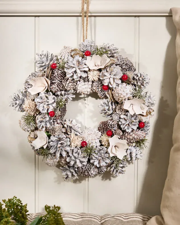 Red Velvet Berry Indoor Wreath - Red product
