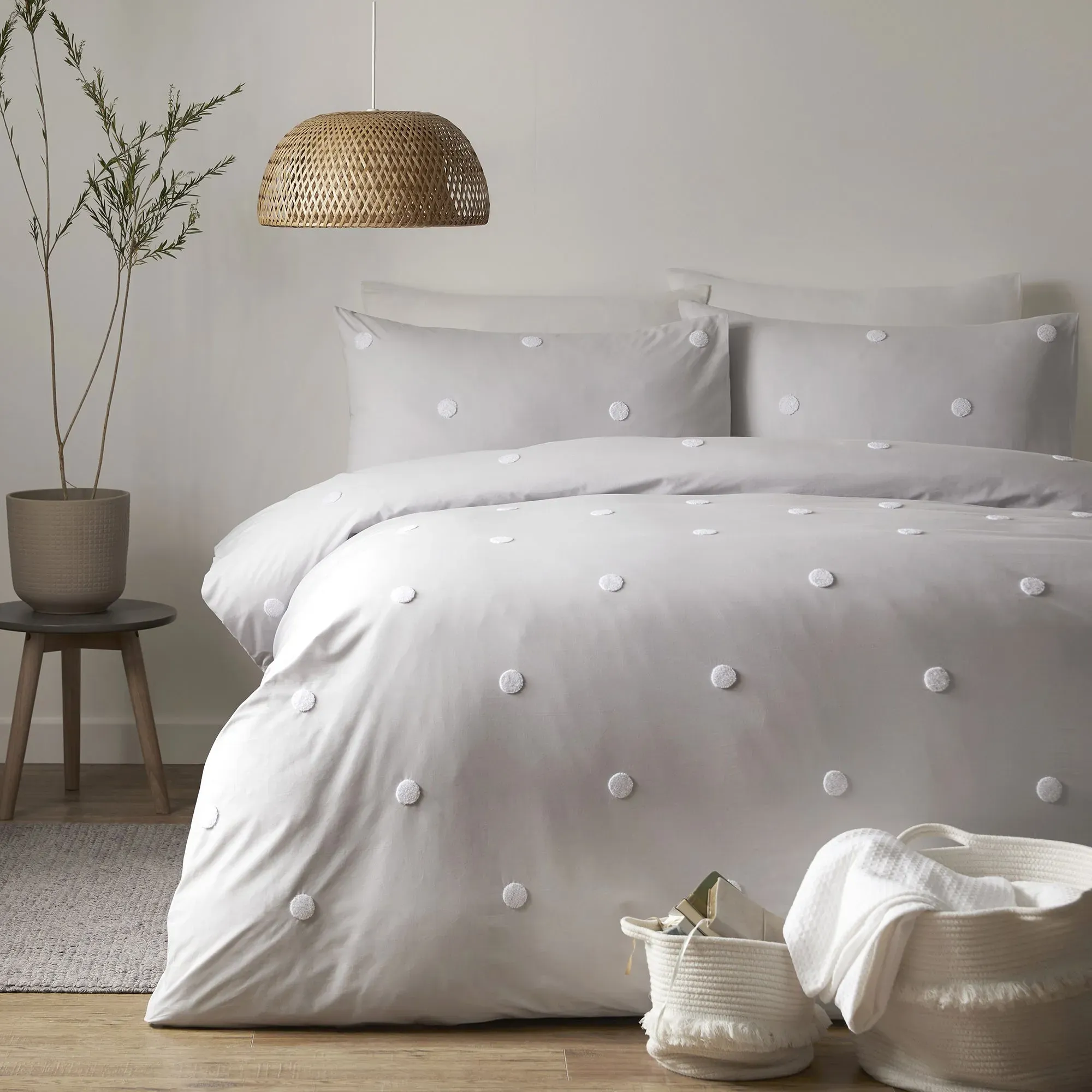 appletree-dot-silver-100-cotton-duvet-cover-and-pillowcase-set-silver-grey- image