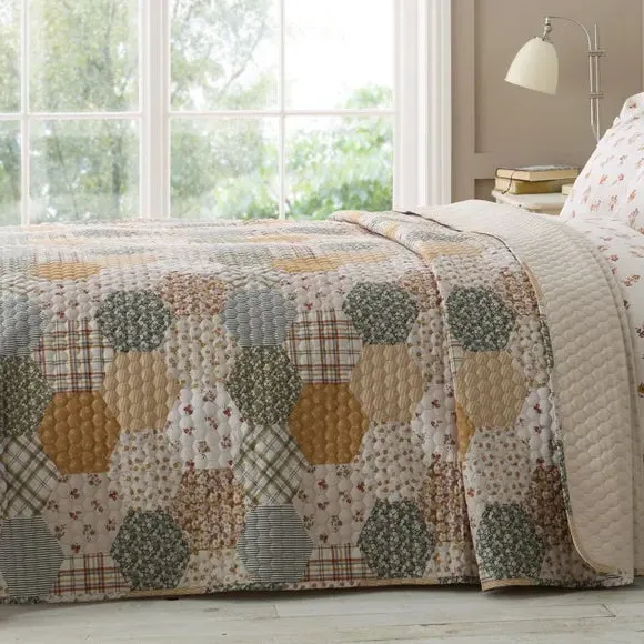 Lansfield Floral Patchwork Bedspread - Natural product