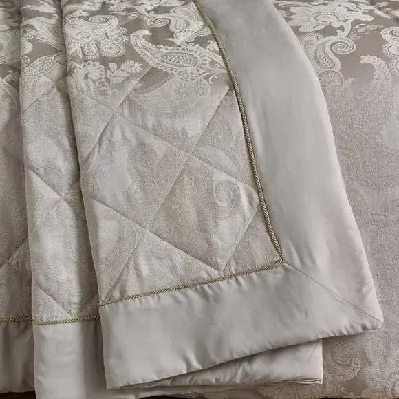 Opulent Jacquard Quilted Bedspread - Champagne alternate view