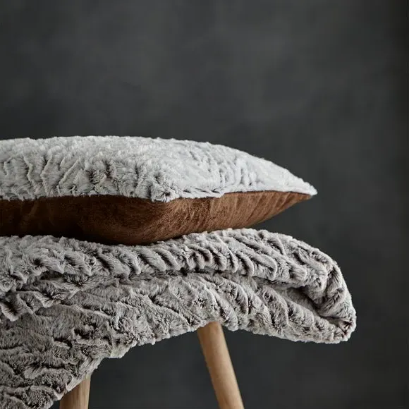 Wolf Throw Blanket - Grey product