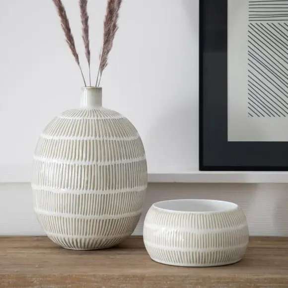 Abelia Balloon Shaped Vase - Natural alternate view
