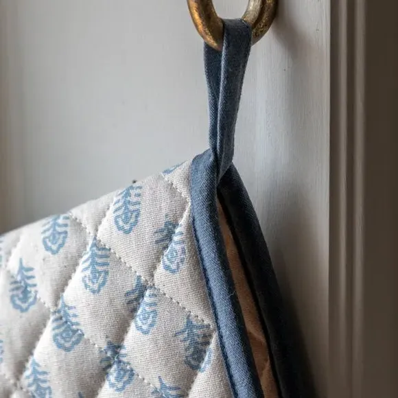 Eloise Floral Stamp Double Oven Glove - Blue, Cotton alternate view