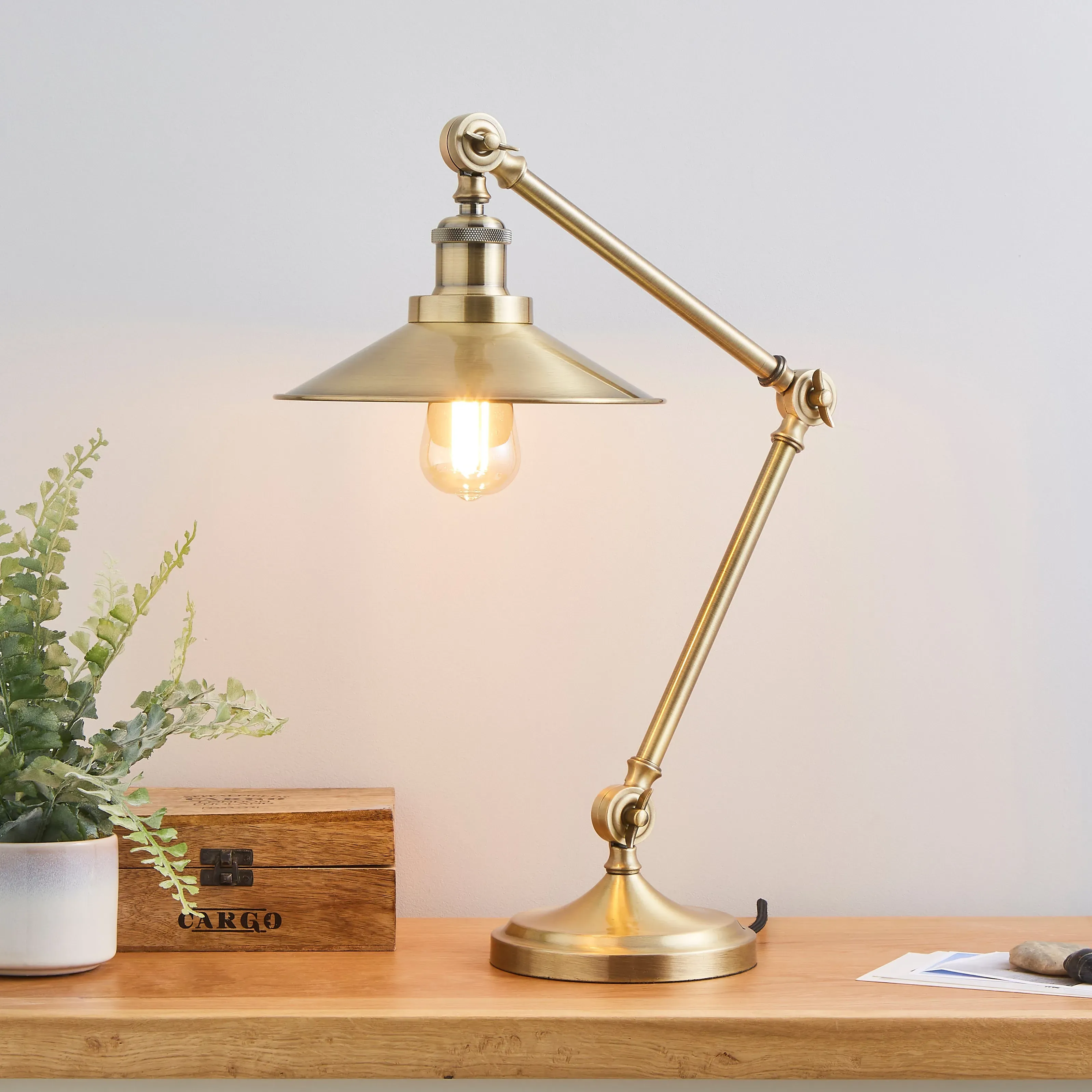 churchgate-langton-antique-brass-table-lamp-gold image