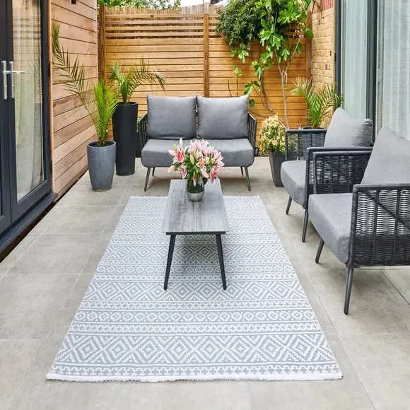 Traditional Indoor Outdoor Rug - Blue alternate view