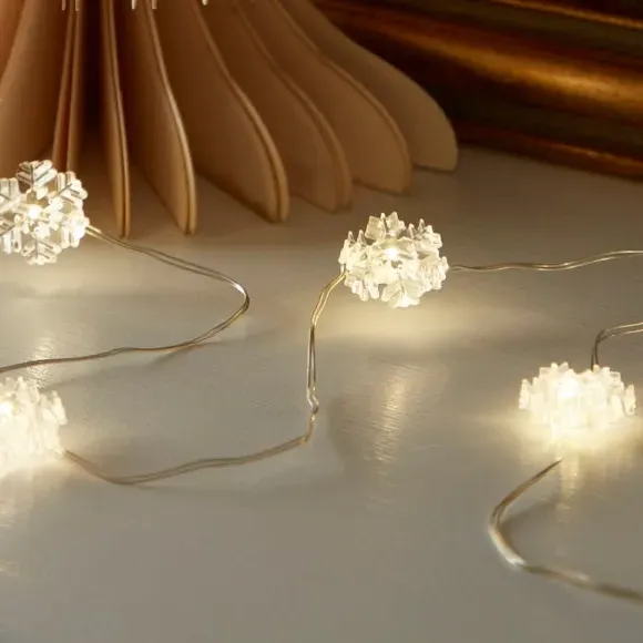 20 LED Snowflake String Lights - Warm White by Dunelm, alternate view