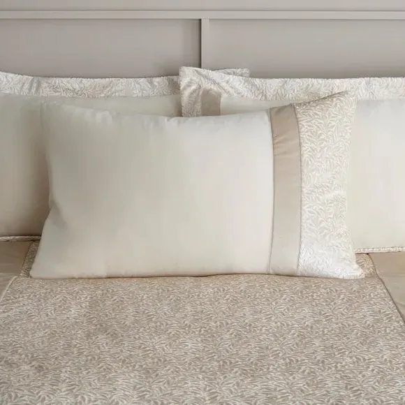 Beverley Duvet Cover and Pillowcase Set - Champagne, Polyester alternate view