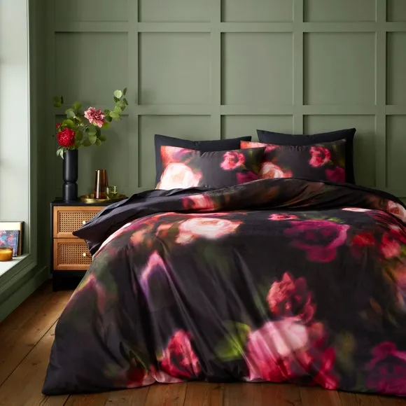 Blurred Floral Duvet Cover & Pillowcase Set - Black, Velour product