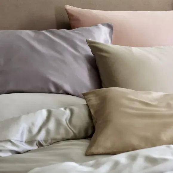 Organic Silk Pillowcase - Silver alternate view