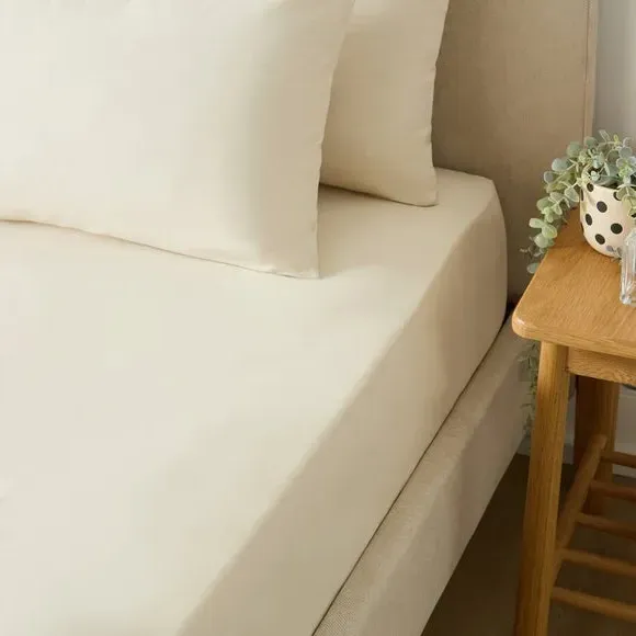 Easycare 28cm Fitted Sheet - White Sand, Polycotton product