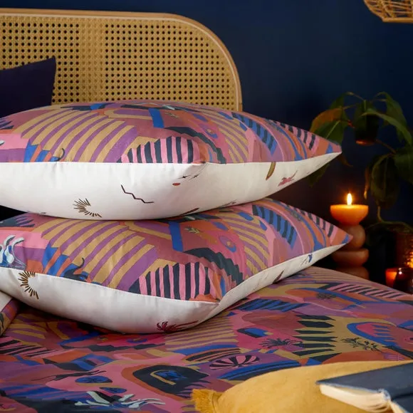 Eivissa Reversible Duvet Cover Set - Magenta alternate view